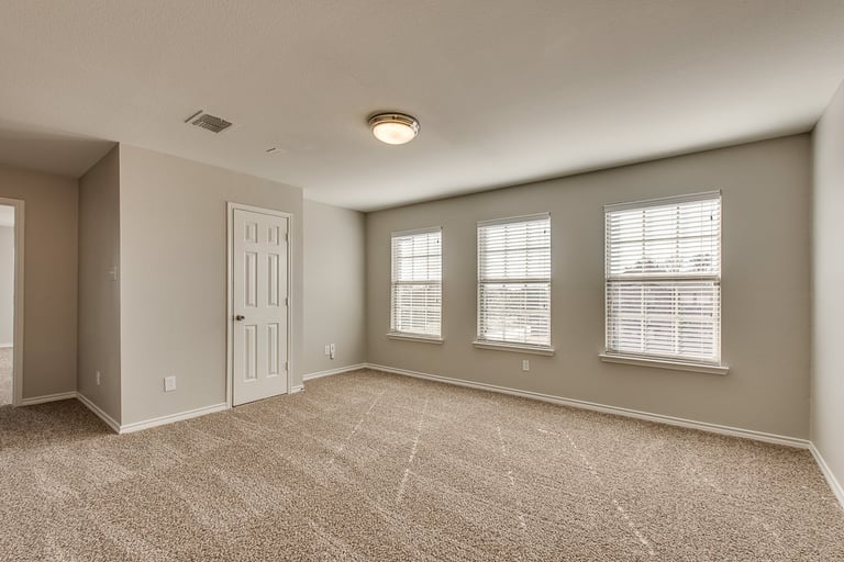 Photo 18 of 34 - 3020 Walnut Ridge Ln, Mesquite, TX 75181