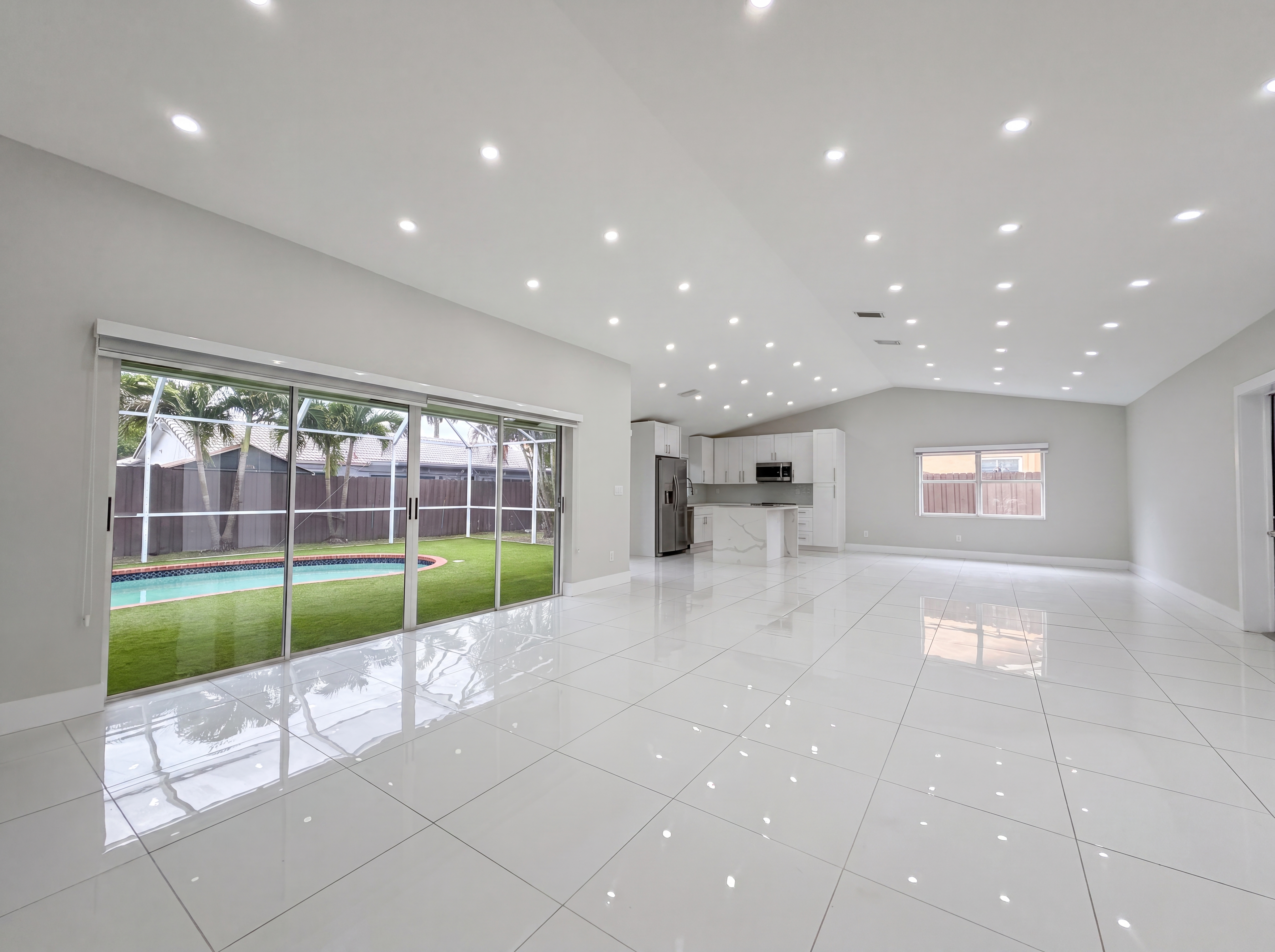 Photo 6 of 25 of 16571 SW 145th Ave, Miami, FL