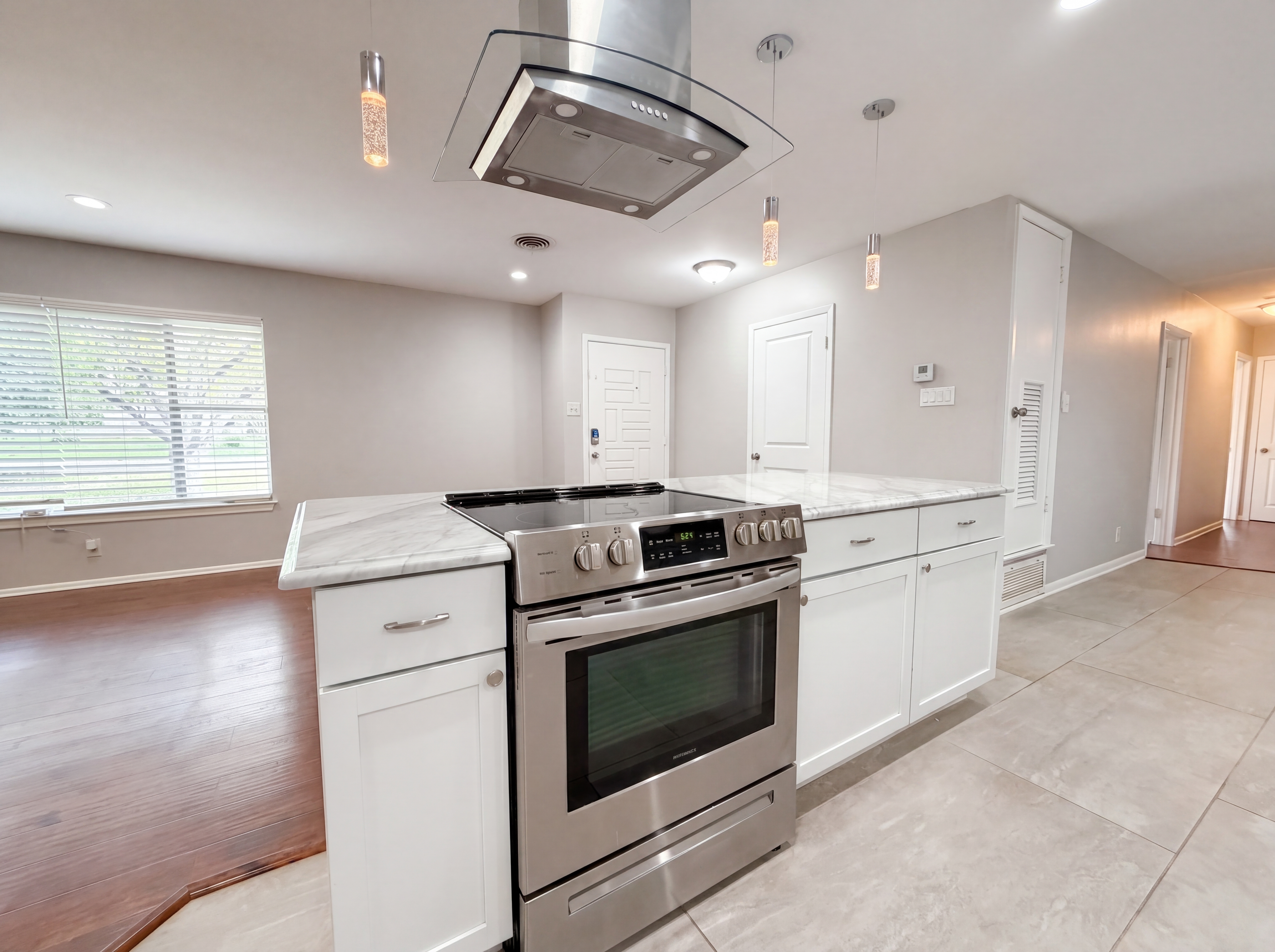Photo 2 of 16 of 1118 Melissa Dr, San Antonio, TX