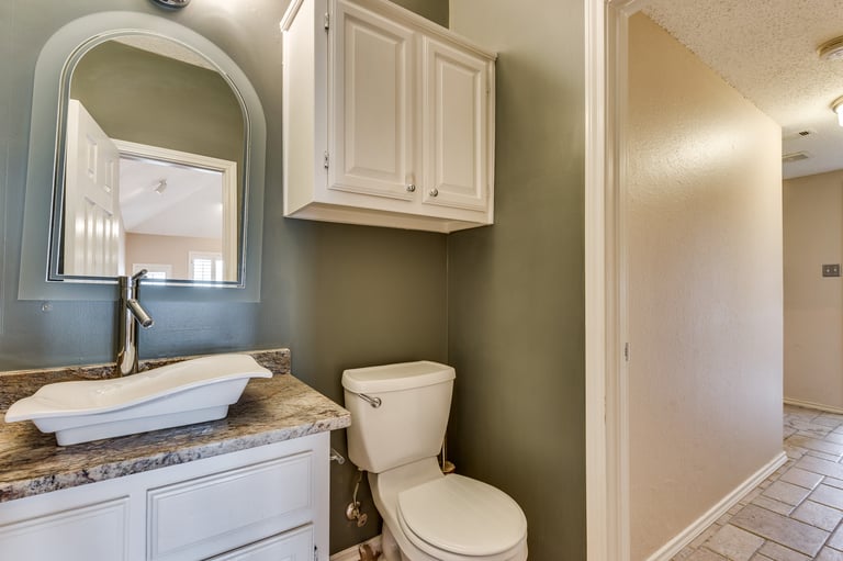 Photo 15 of 26 - 2251 Dallas Dr, Carrollton, TX 75006