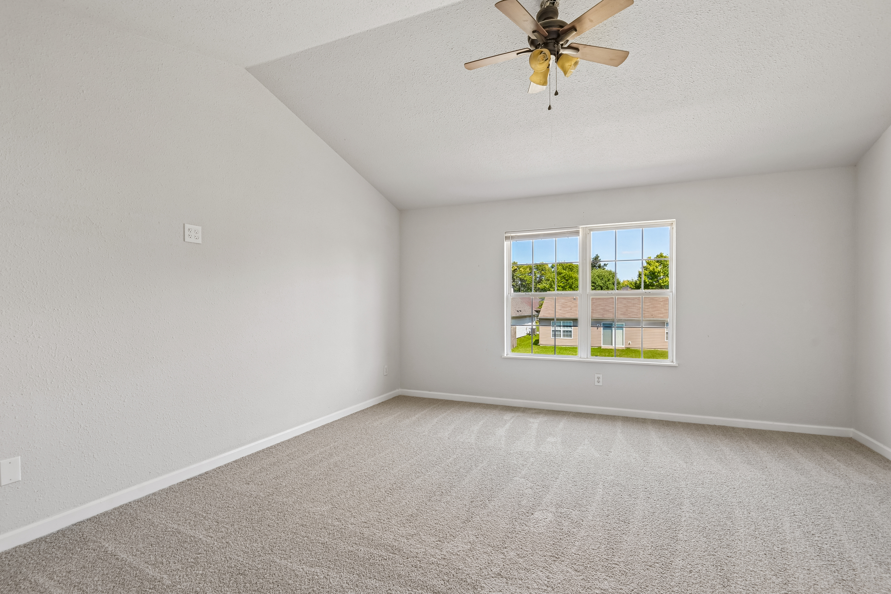 Photo 40 of 43 of 2327 Rostock Ct, Indianapolis, IN
