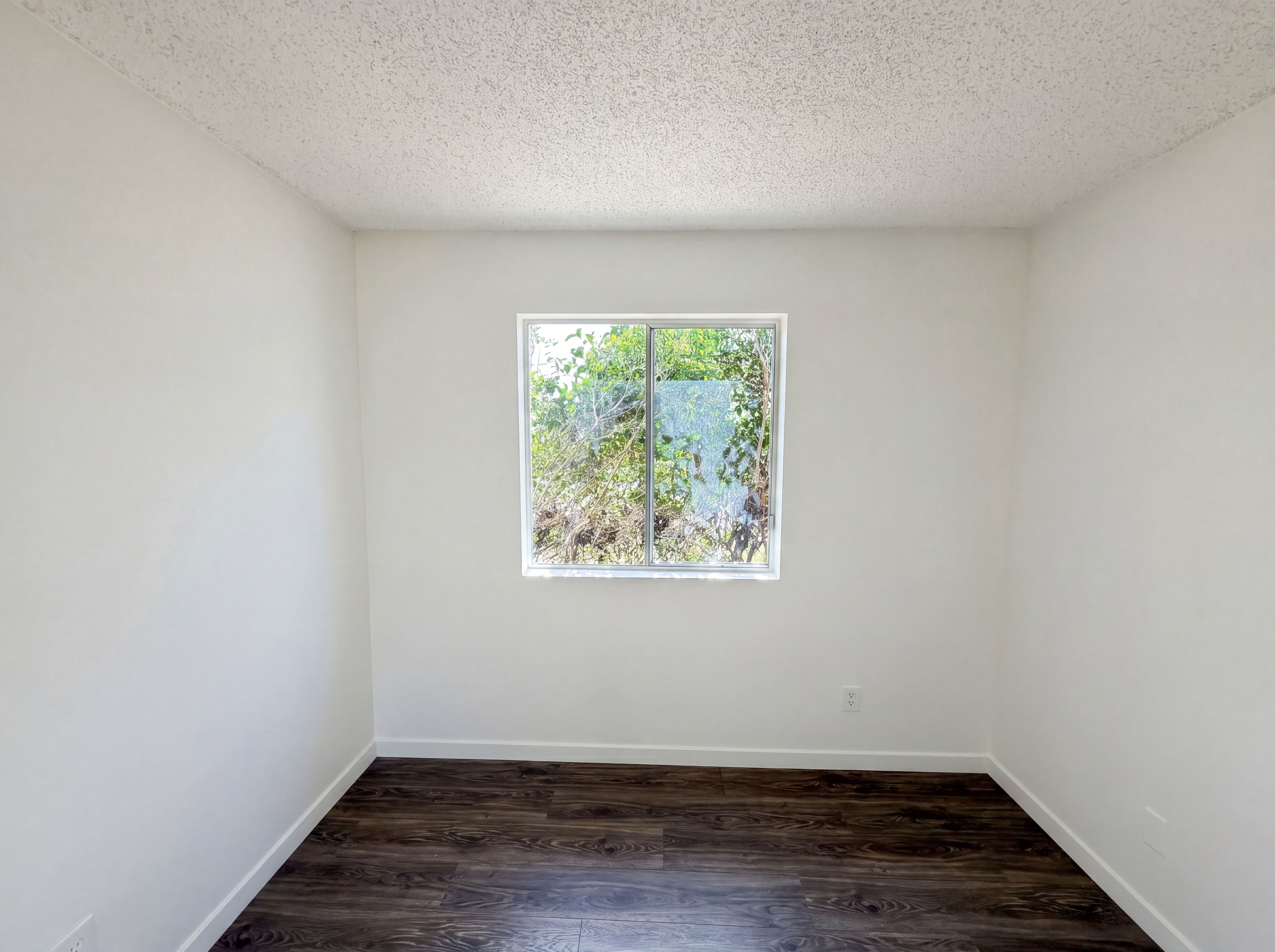 Photo 9 of 21 of 12028 N 41st Dr, Phoenix, AZ