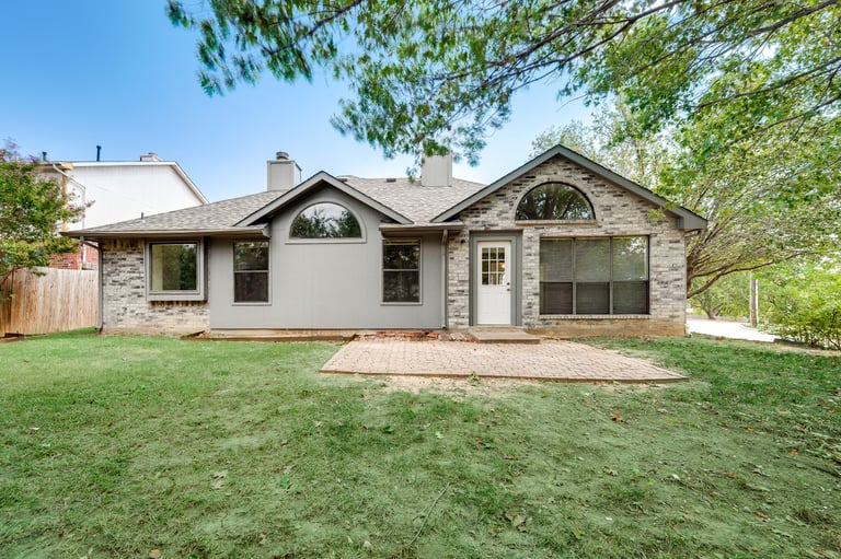 Photo 6 of 27 - 701 Long Hill Ct, McKinney, TX 75071