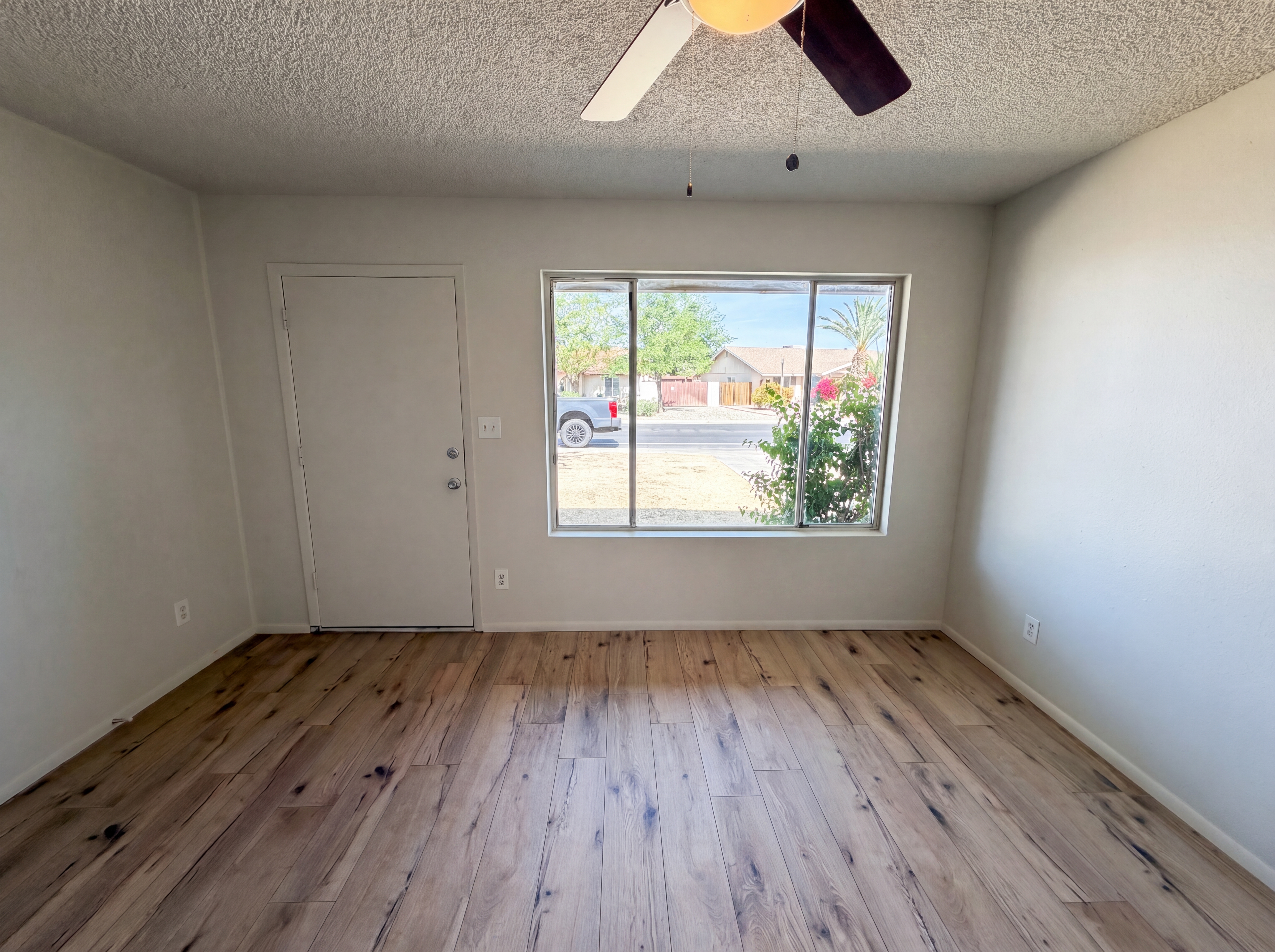 Photo 3 of 24 of 14621 N 31st Ave, Phoenix, AZ