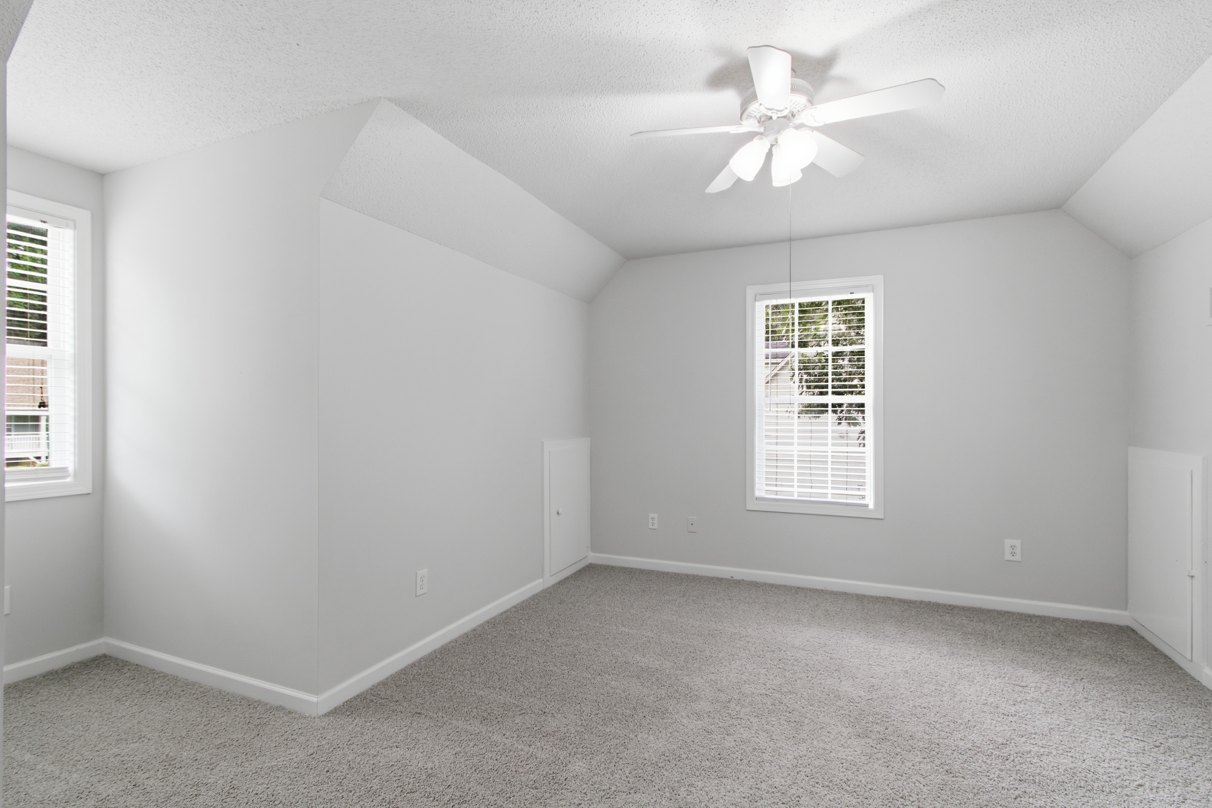 Photo 13 of 34 of 221 Glen Ridge Dr, Villa Rica, GA
