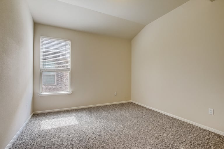 Photo 24 of 37 - 20409 Great Egret Ln, Pflugerville, TX 78660
