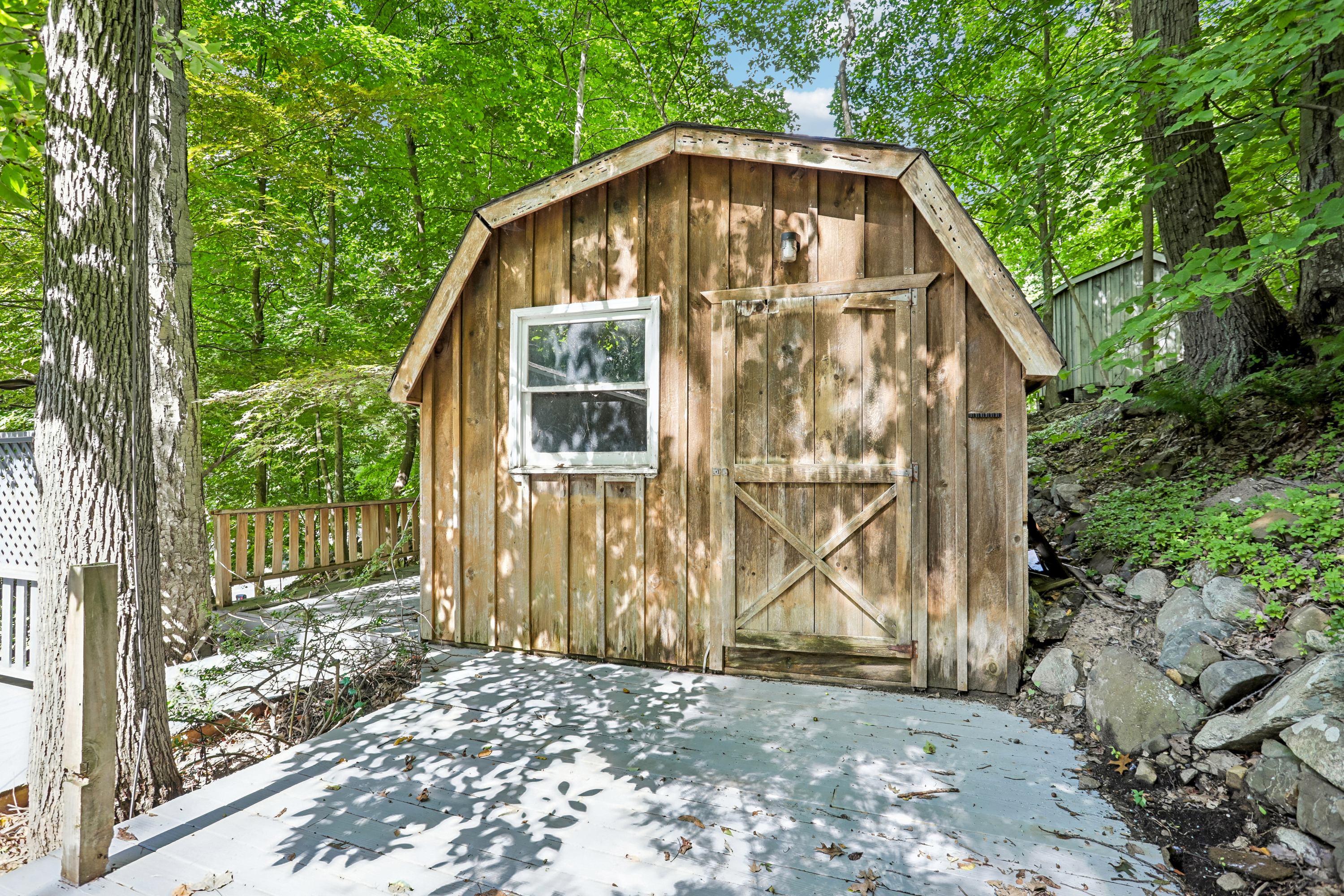 Photo 29 of 31 of 951 Haverstraw Rd, Suffern, NY