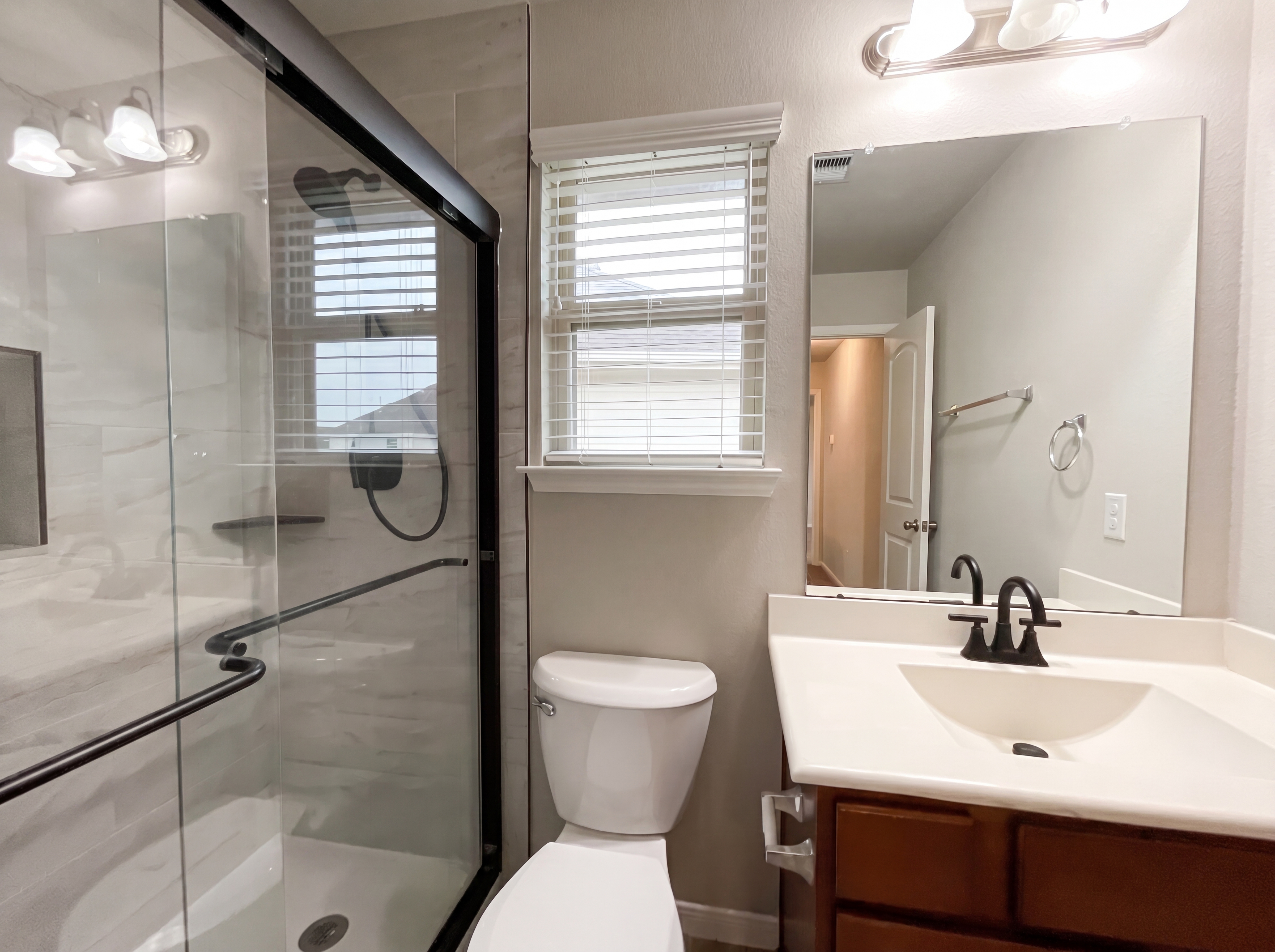 Photo 6 of 20 of 10310 Lake Huron Dr, Humble, TX