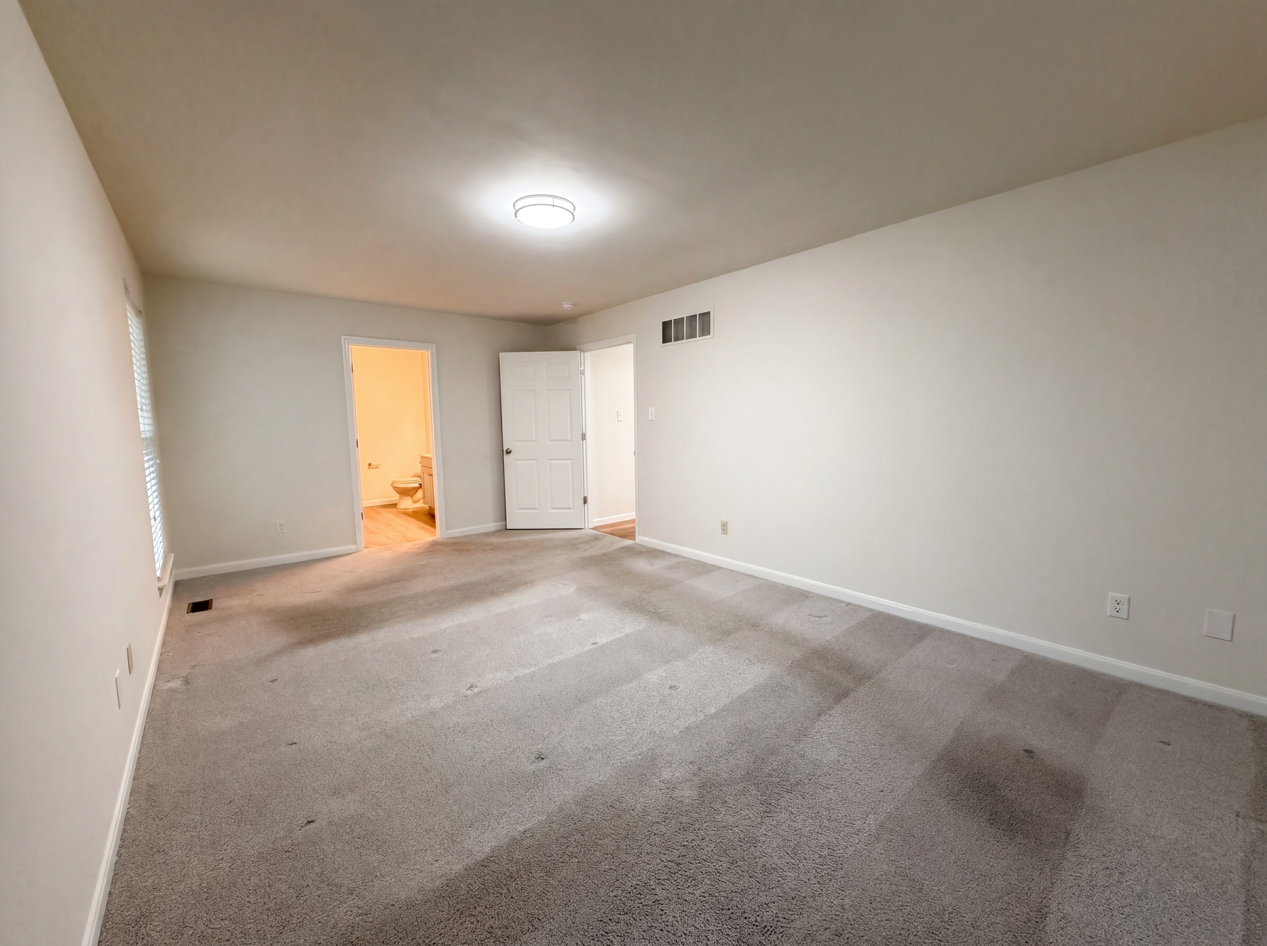 Photo 4 of 26 of 2212 Harborside Dr, DARDENNE PRAIRIE, MO