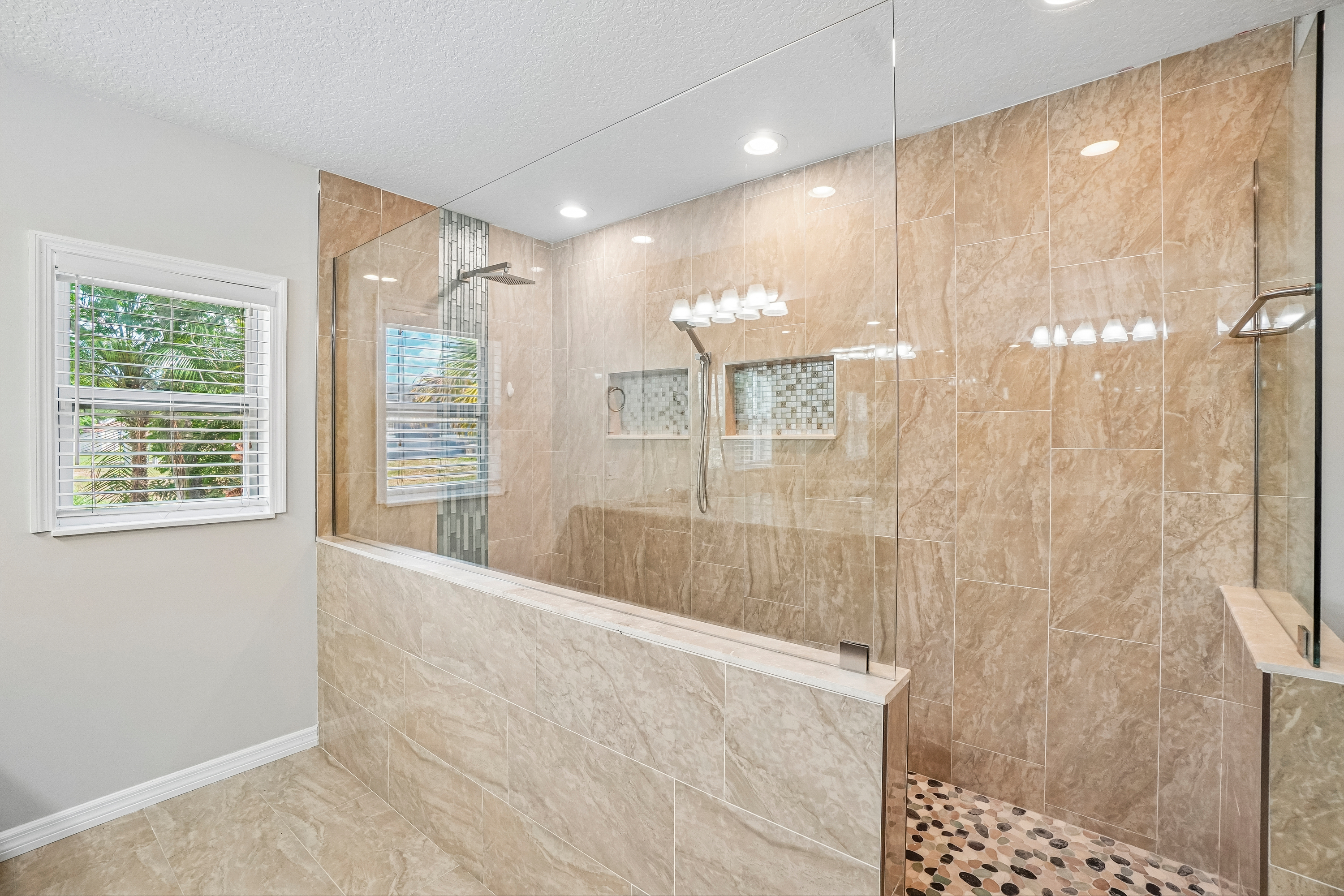 Photo 34 of 63 of 5609 Executive Dr, New Port Richey, FL