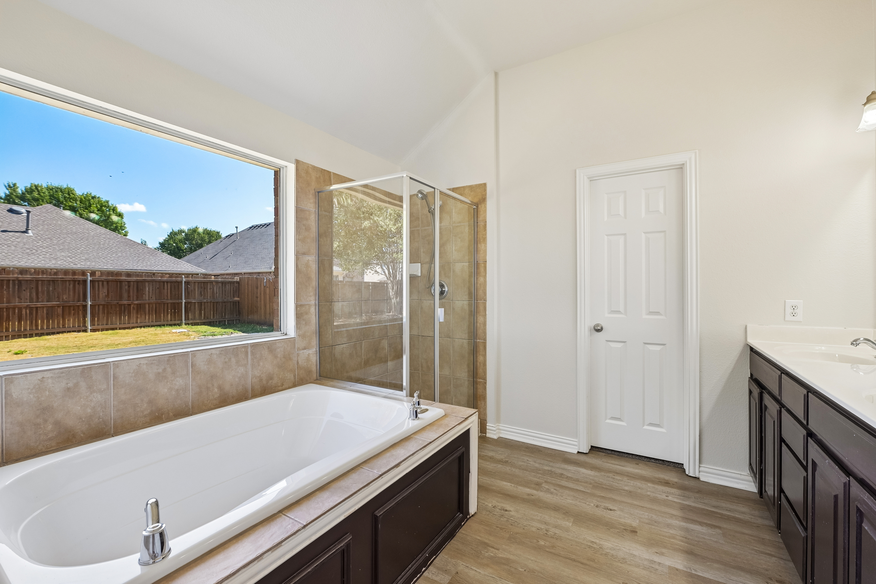 Photo 20 of 35 of 1009 Spinnaker Dr, Forney, TX