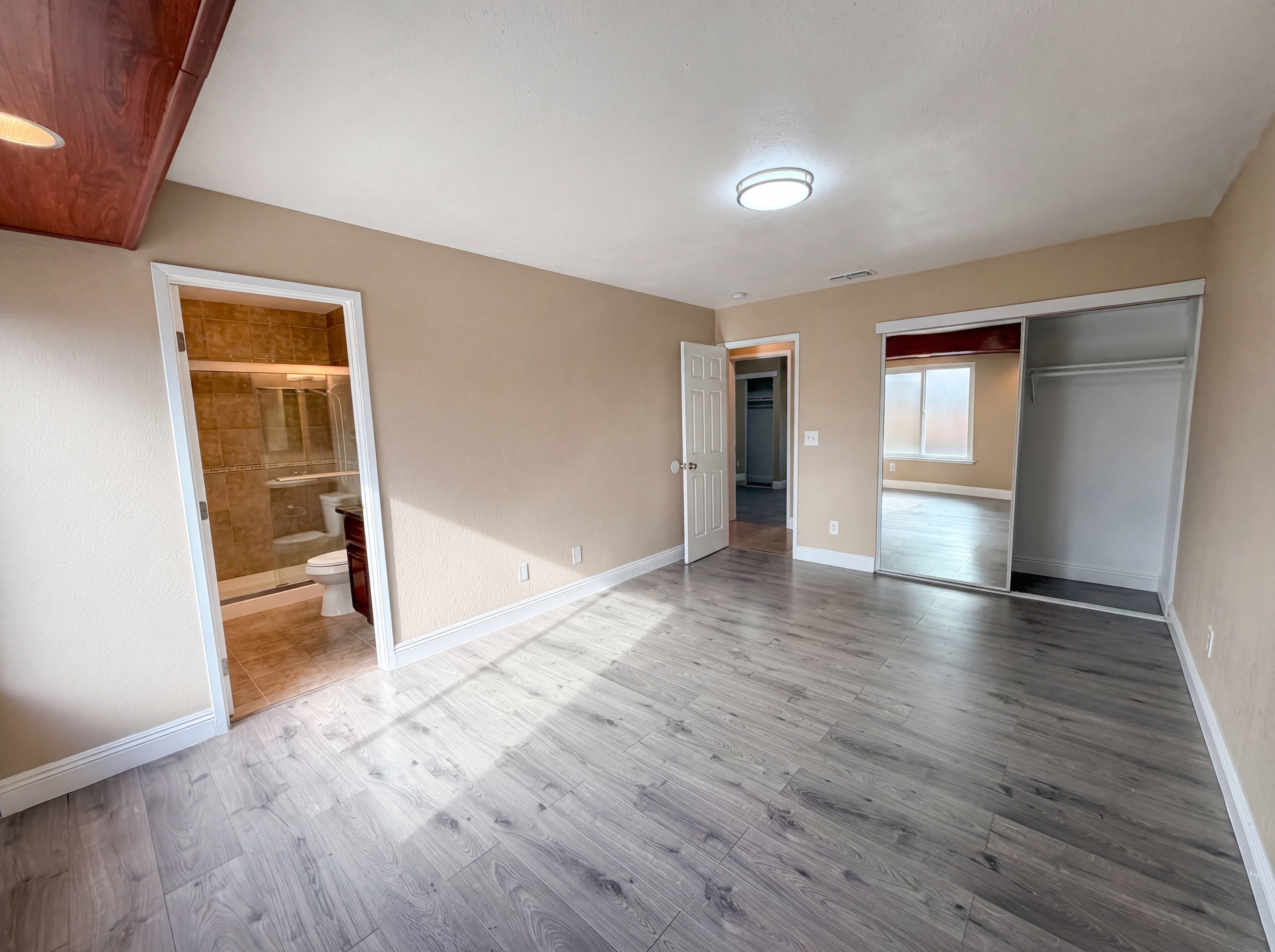 Photo 4 of 20 of 8232 Moorhaven Way, Sacramento, CA