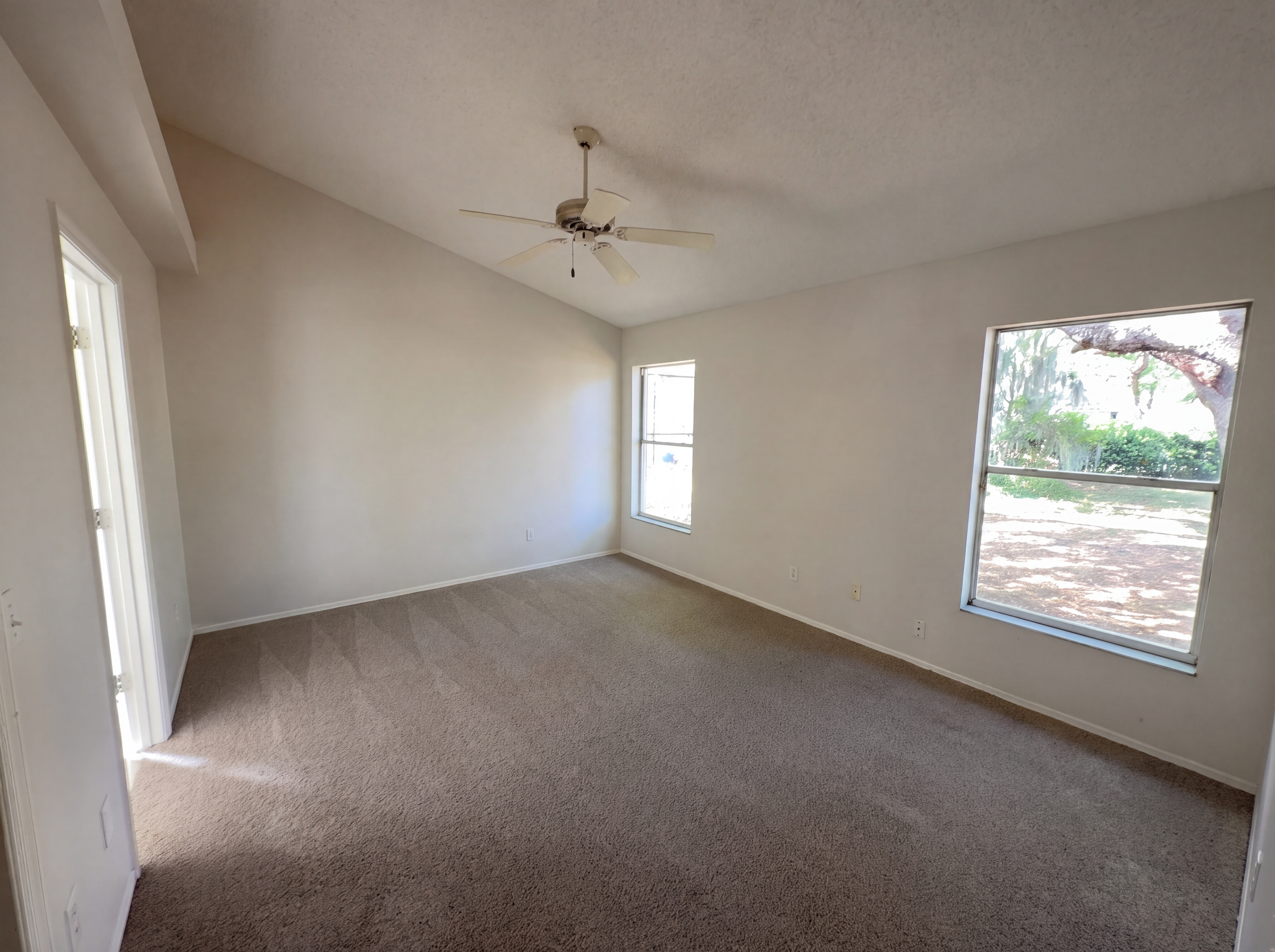 Photo 18 of 26 of 997 Shaffer Trl, Oviedo, FL