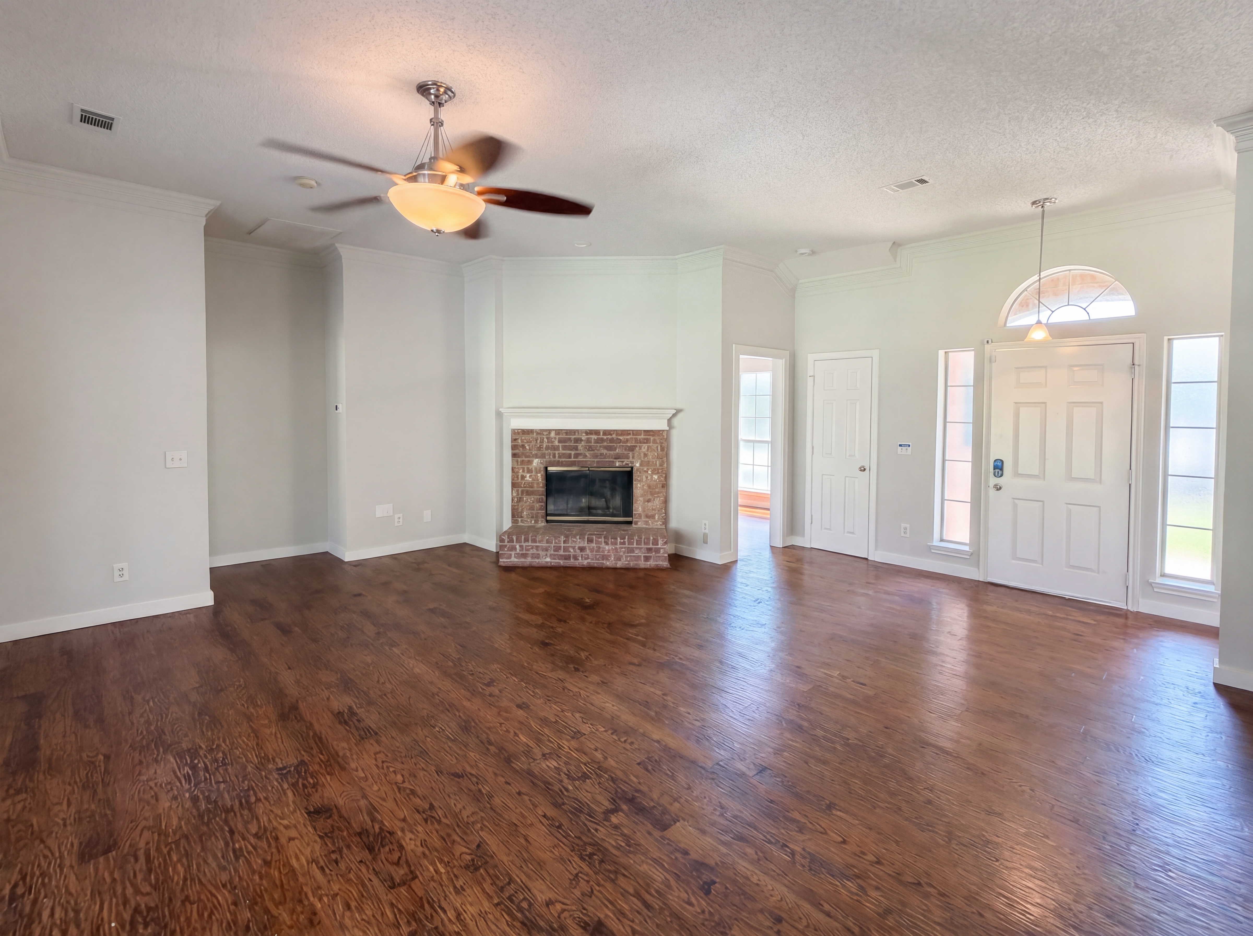 Photo 3 of 15 of 735 Highridge Dr, Little Elm, TX