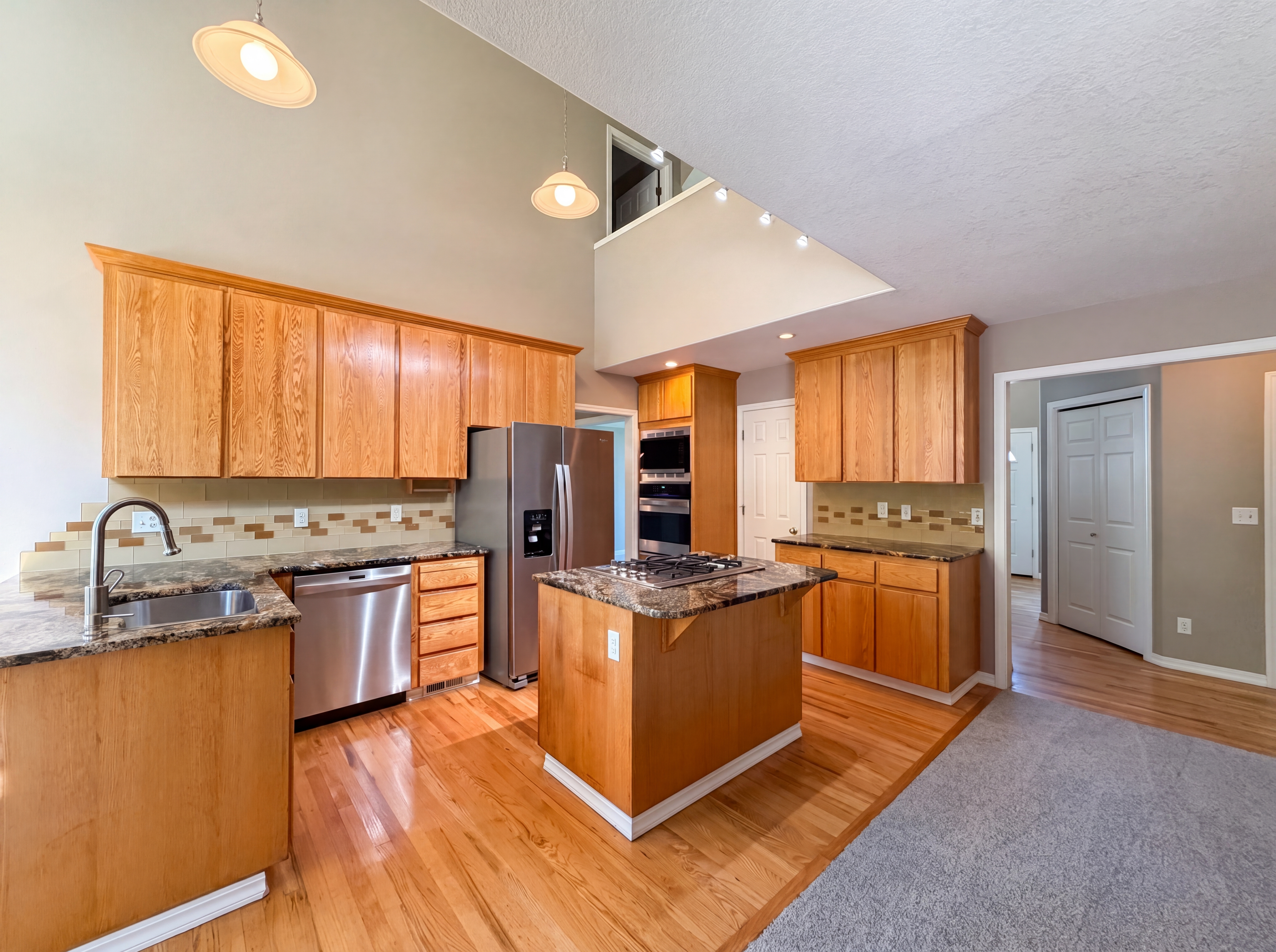 Photo 6 of 25 of 5880 SE Snowberry Ct, Hillsboro, OR