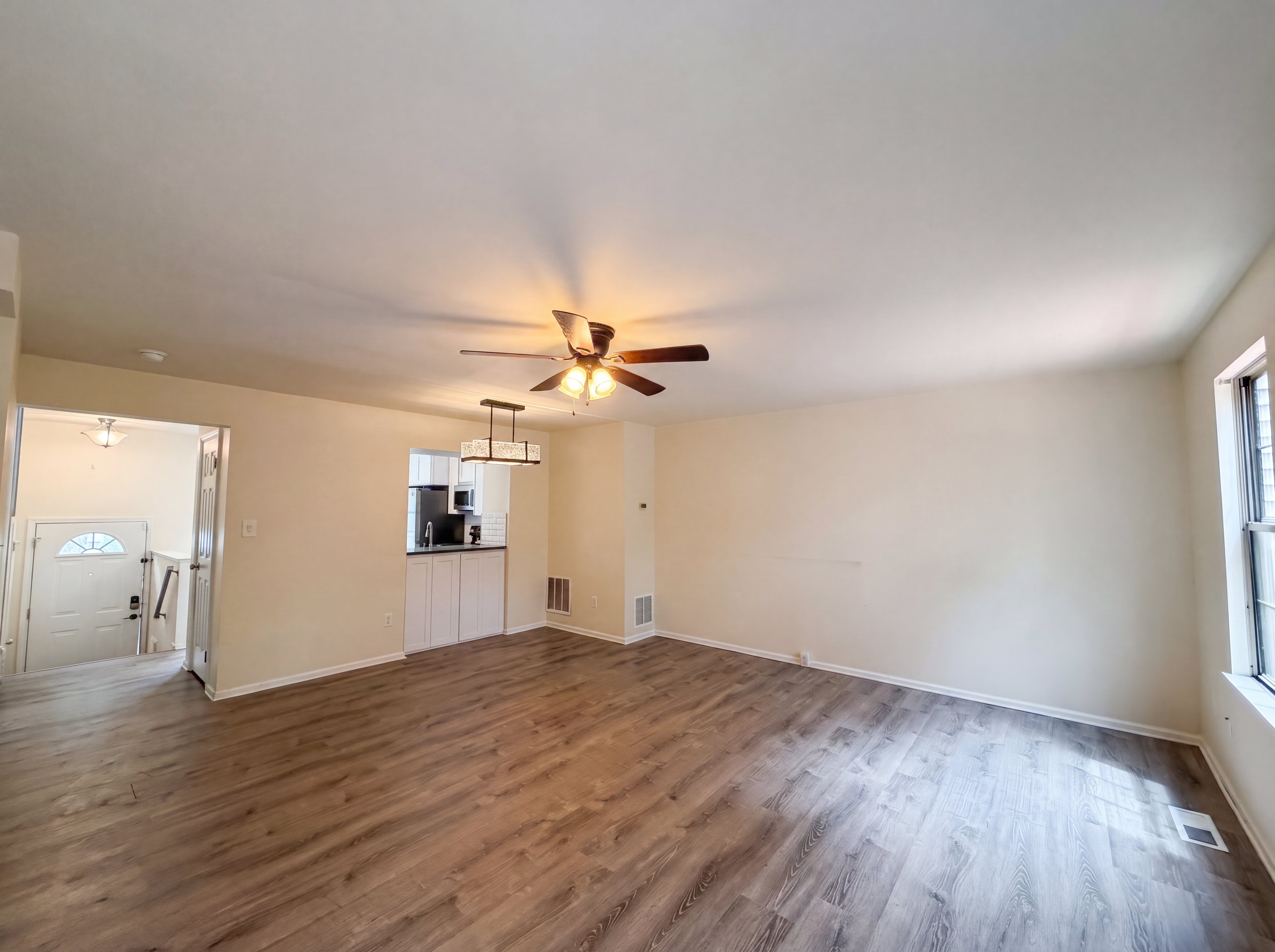 Photo 9 of 53 of 8641 Centerton Ln, Manassas, VA
