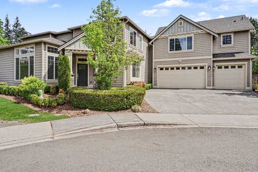 Photo 1 of 19 of 21923 37th Ave SE, Bothell, WA