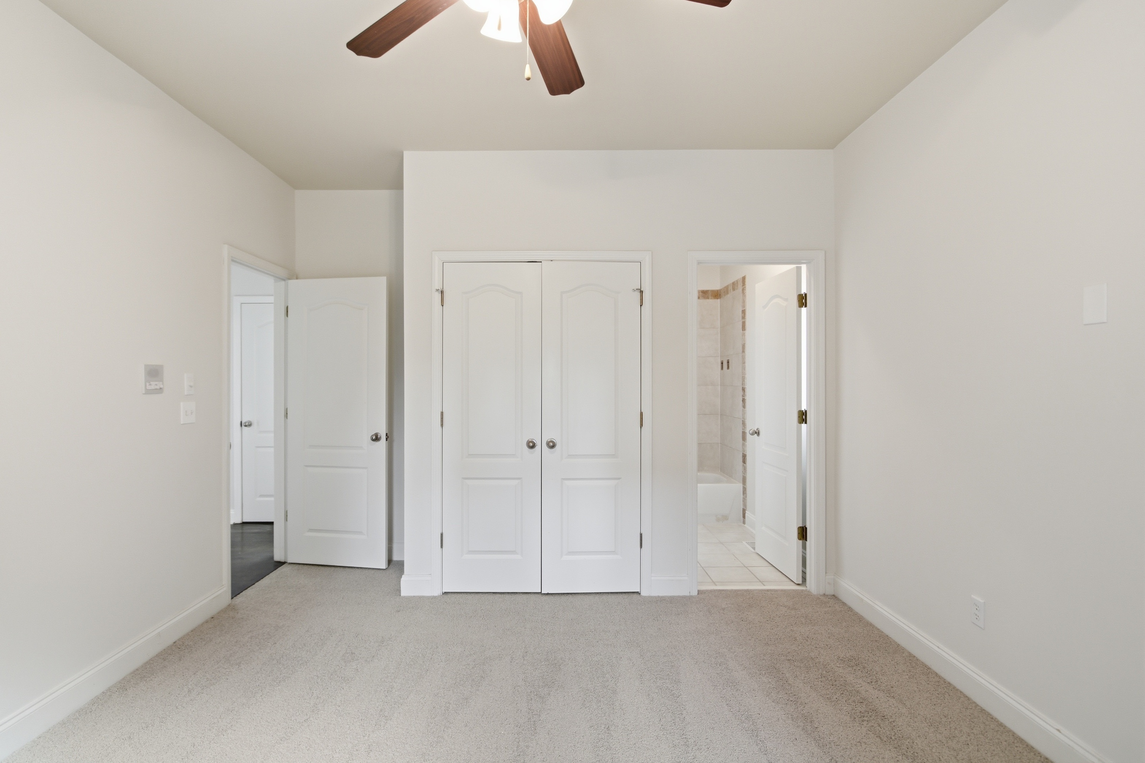 Photo 25 of 61 of 1028 River Forest Pt, Lawrenceville, GA