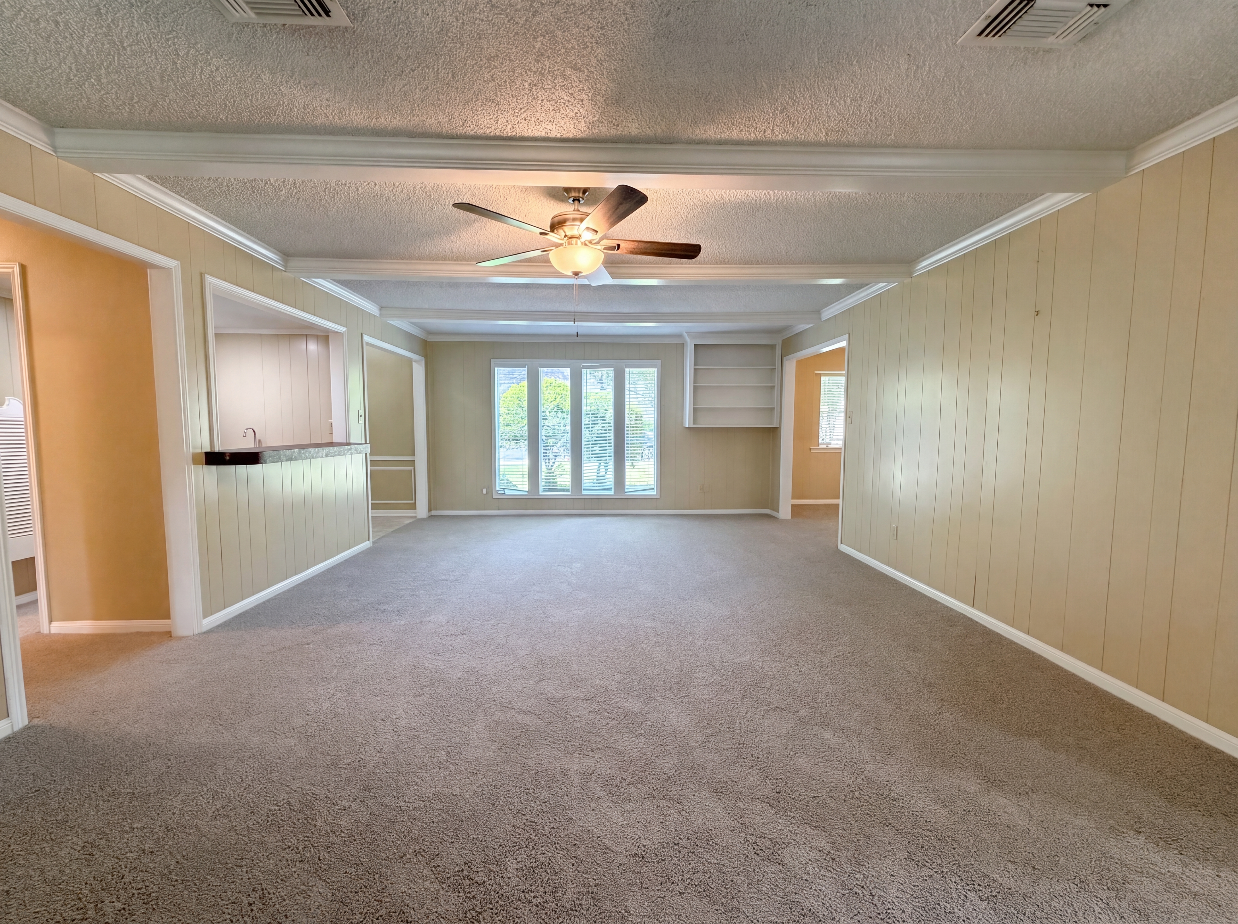 Photo 11 of 26 of 17406 Ridge Top Dr, Houston, TX