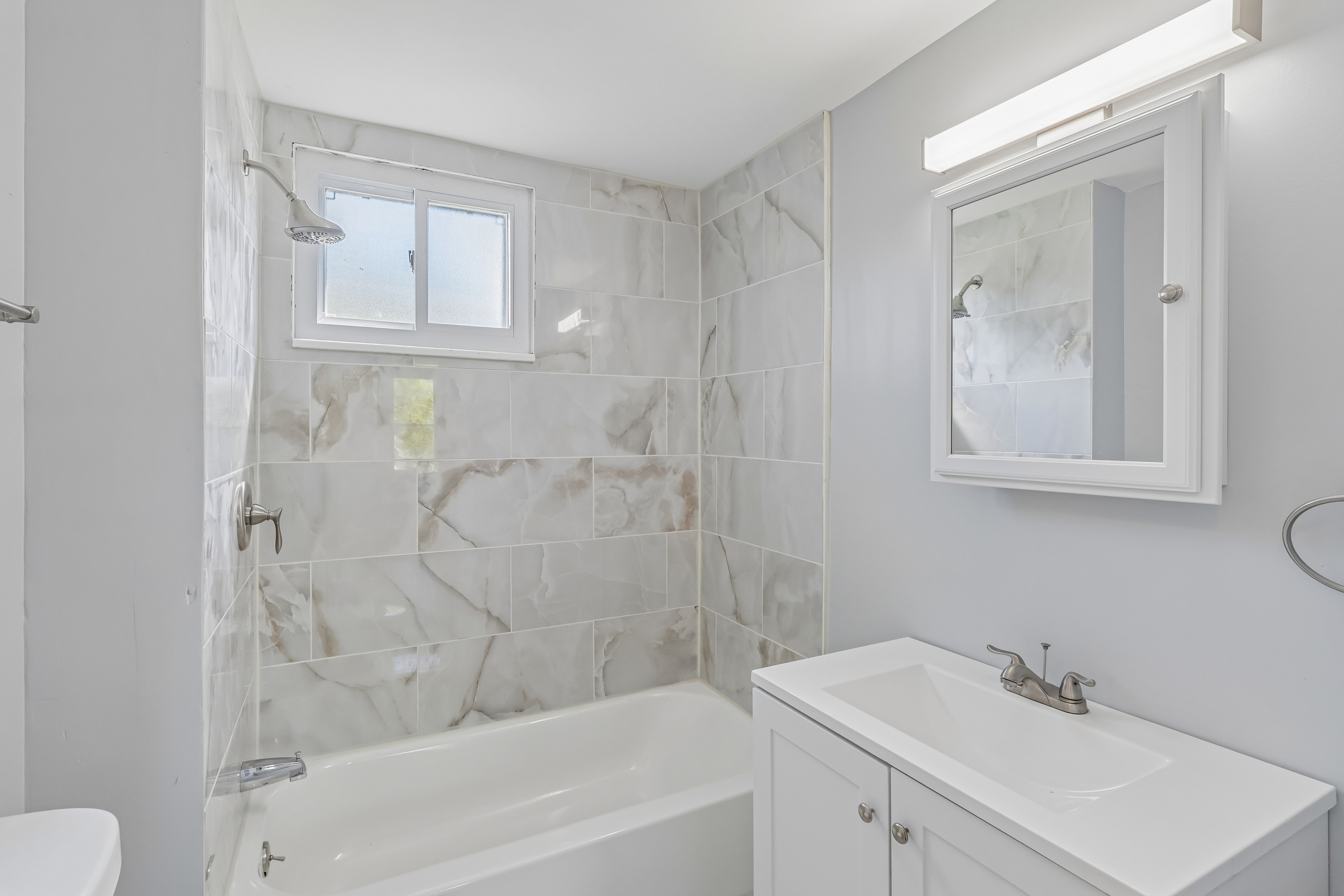 Photo 6 of 28 of 4012 Bluestone Rd, Cleveland, OH