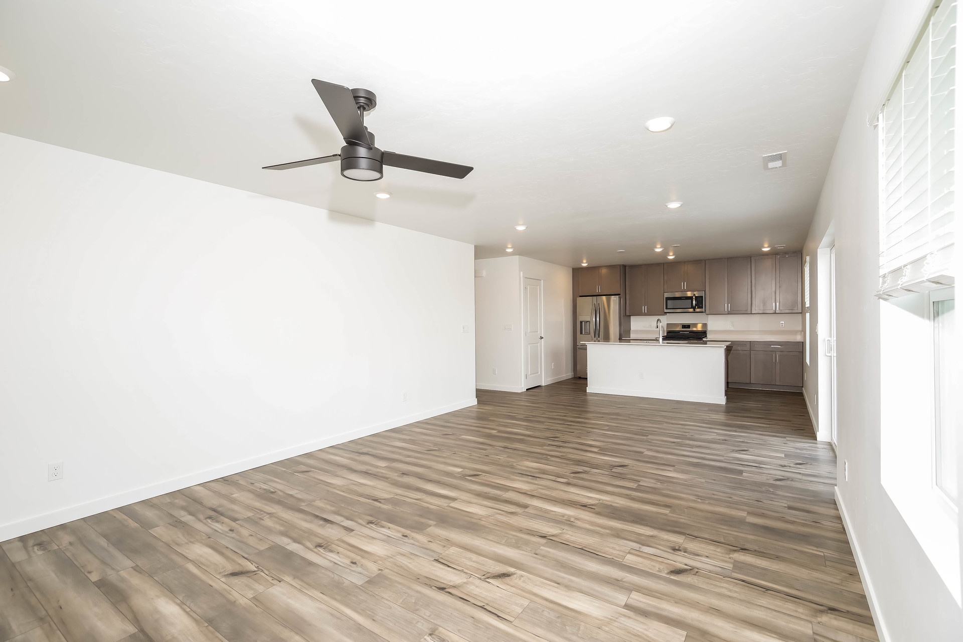 Photo 7 of 20 of 1918 E Springloyd St, Meridian, ID