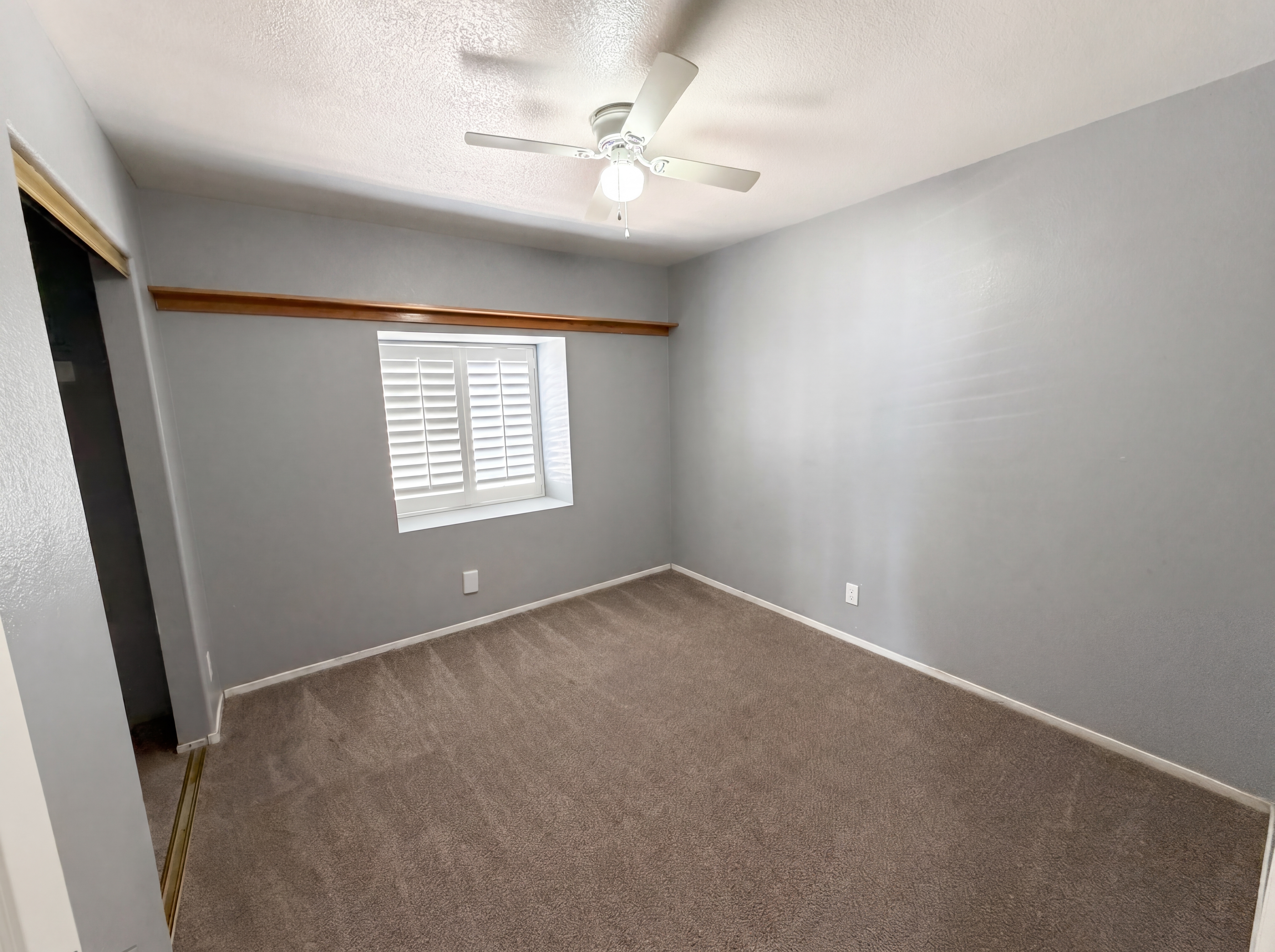 Photo 17 of 27 of 6305 W Washburn Rd, Las Vegas, NV