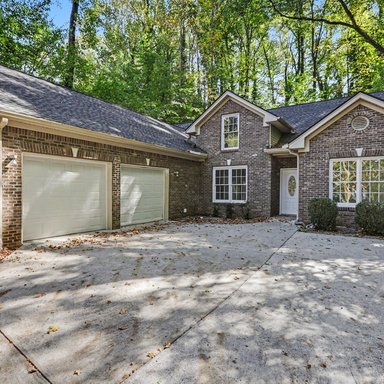 Property photo 1 of 5818 Cobb Mdw