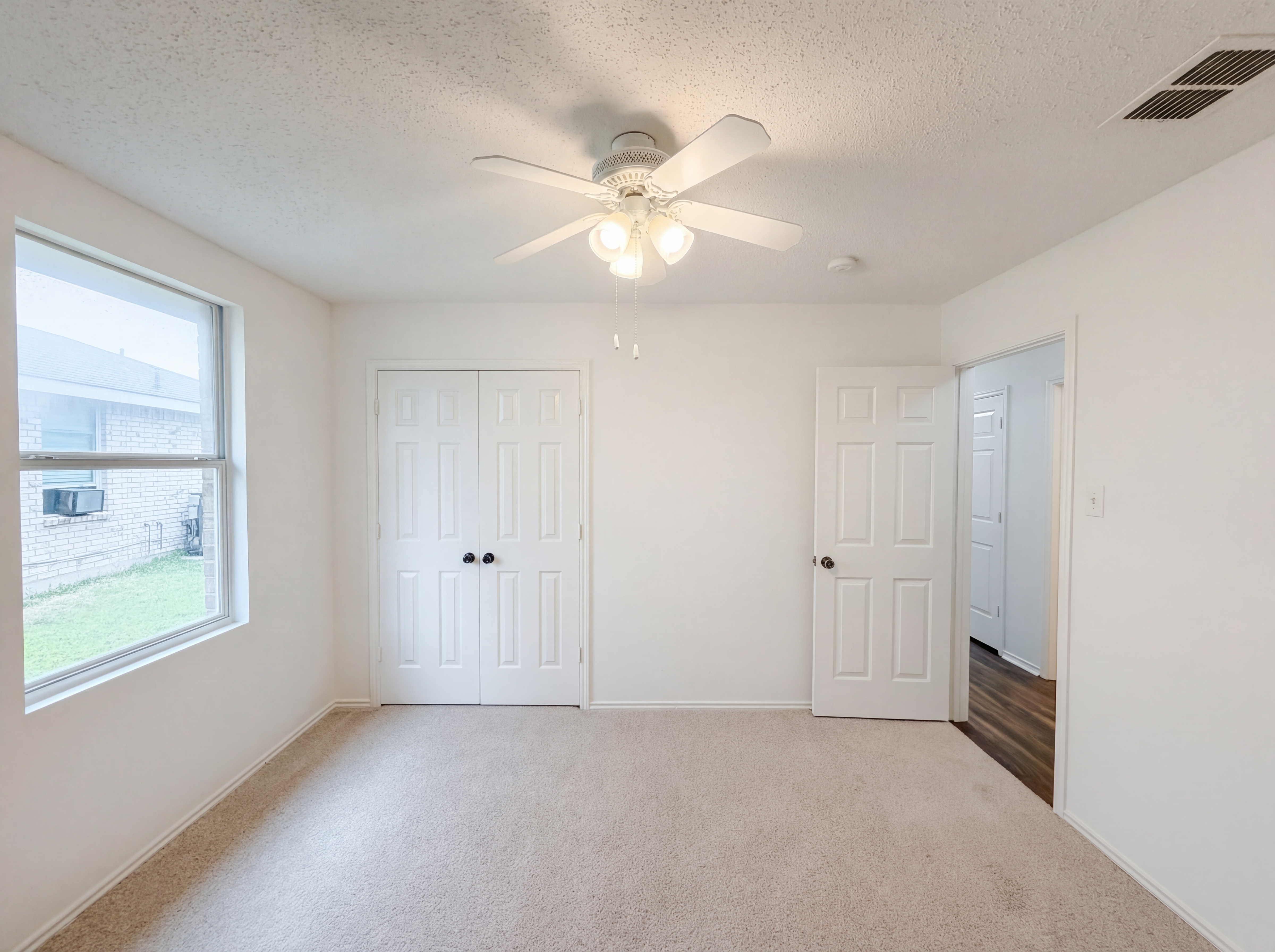 Photo 11 of 20 of 5145 Cliff Oaks Dr, Fort Worth, TX