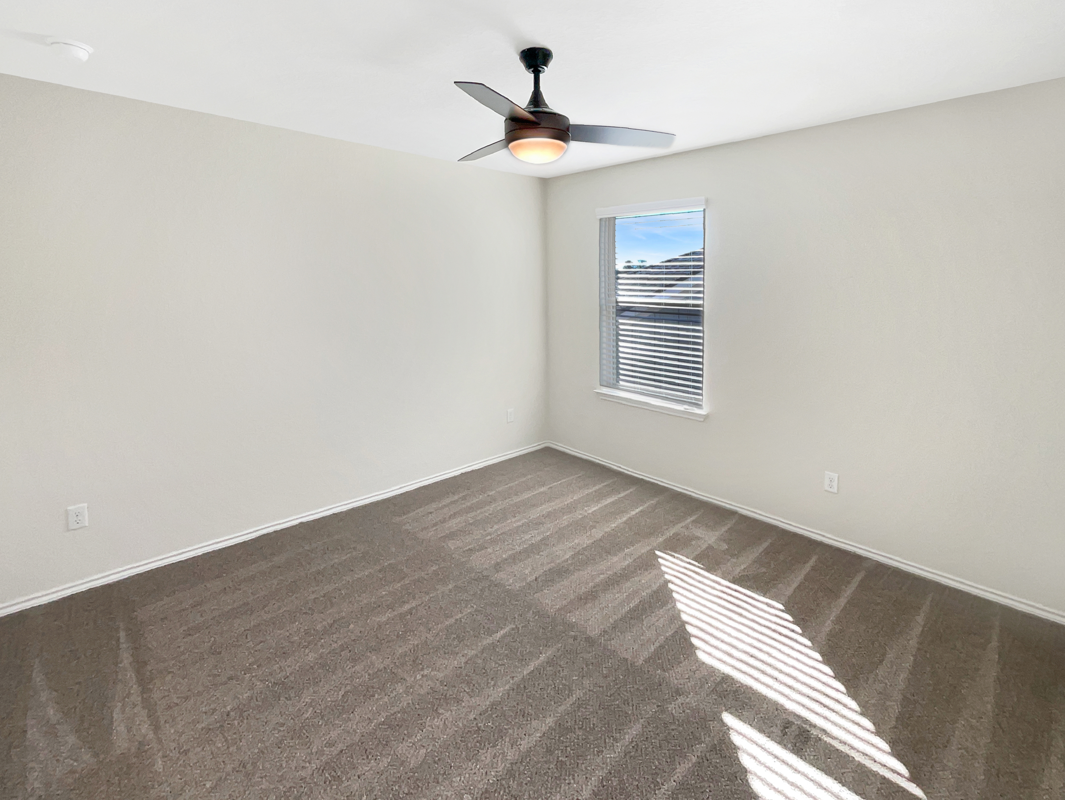 Photo 19 of 22 of 709 Hummingbird Ln, Leander, TX