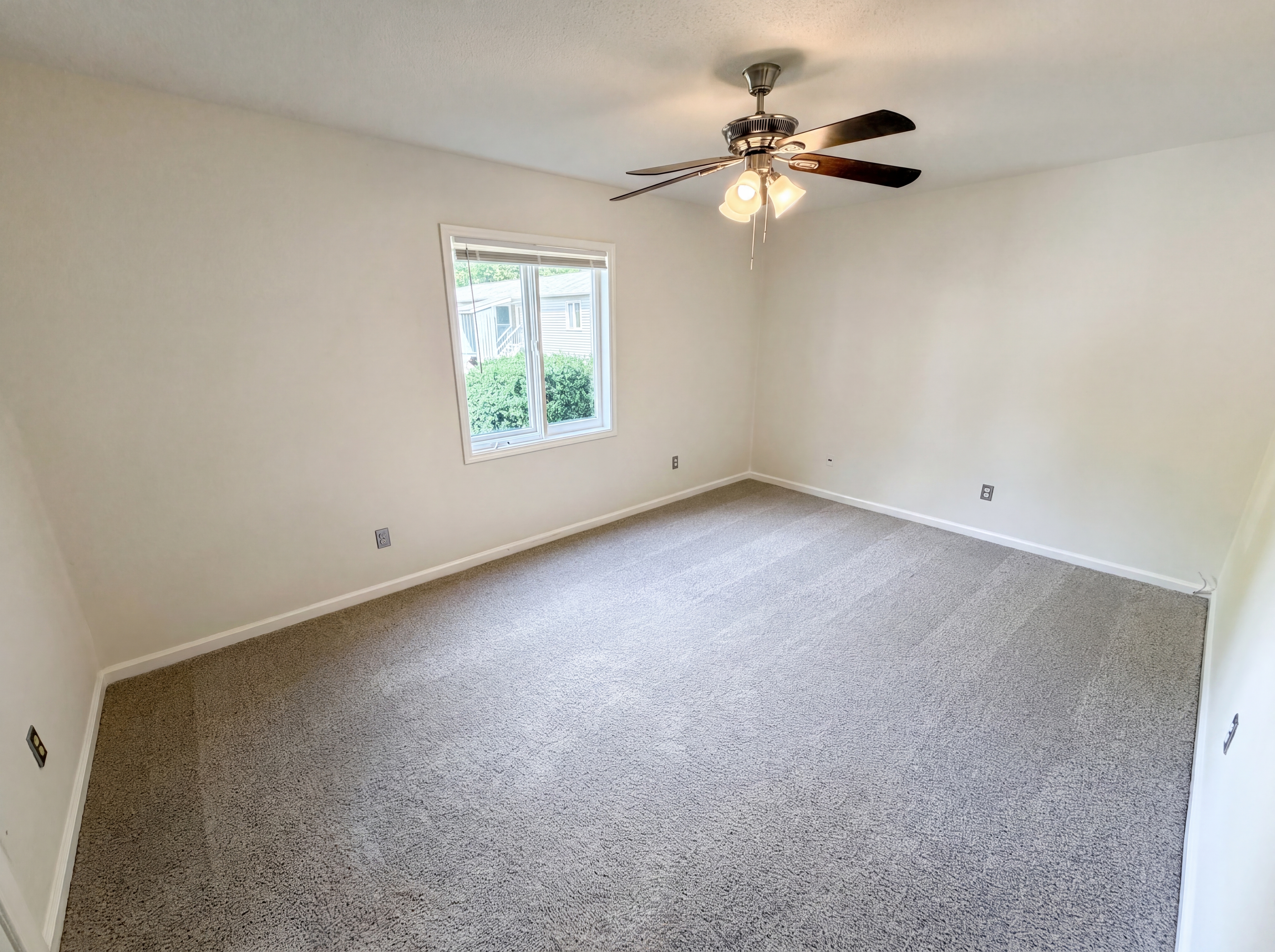 Photo 4 of 20 of 2020 Stoney Point Ln, Charlotte, NC