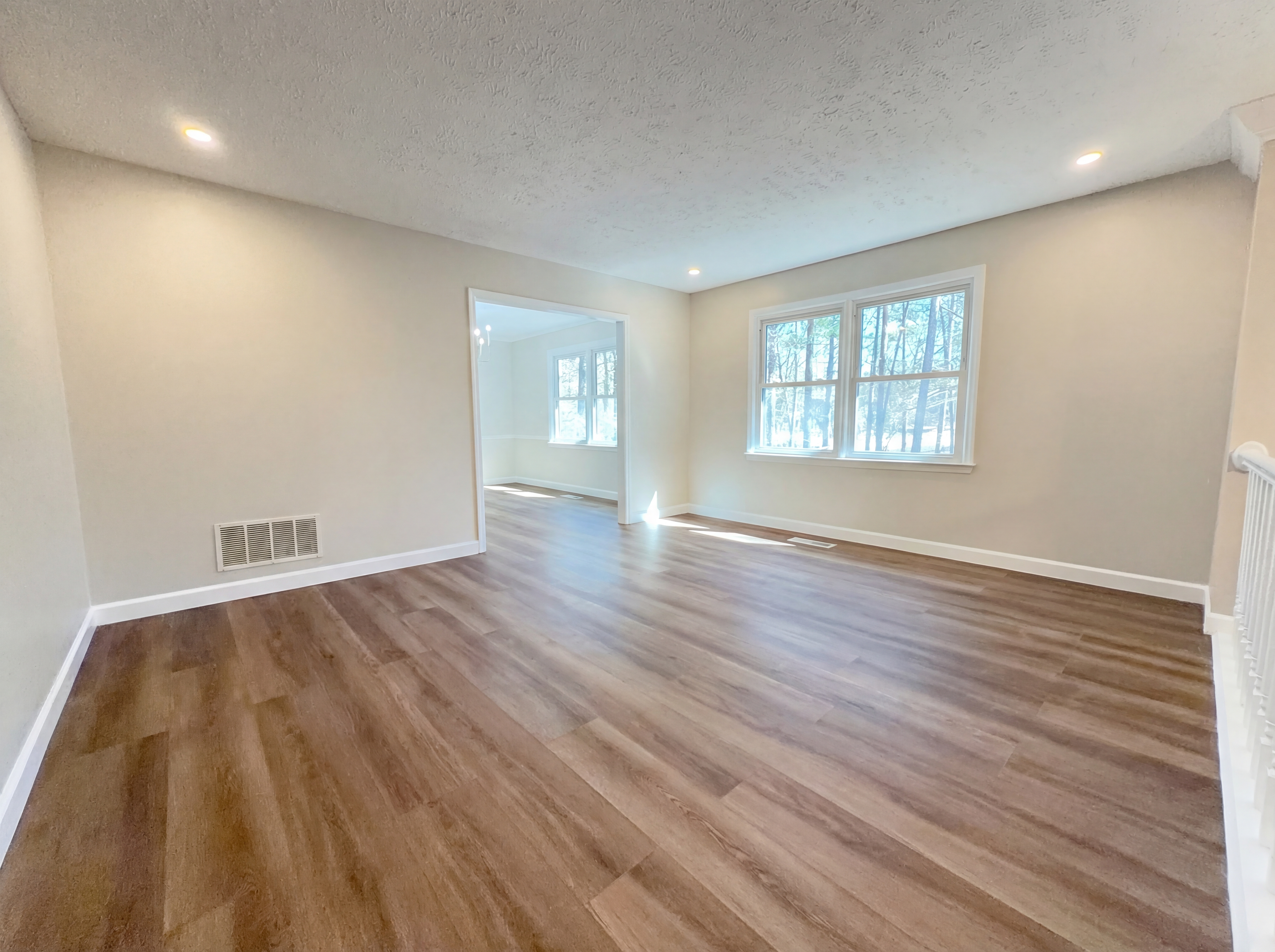Photo 13 of 23 of 5048 Kerry Downs Rd, Hoover, AL