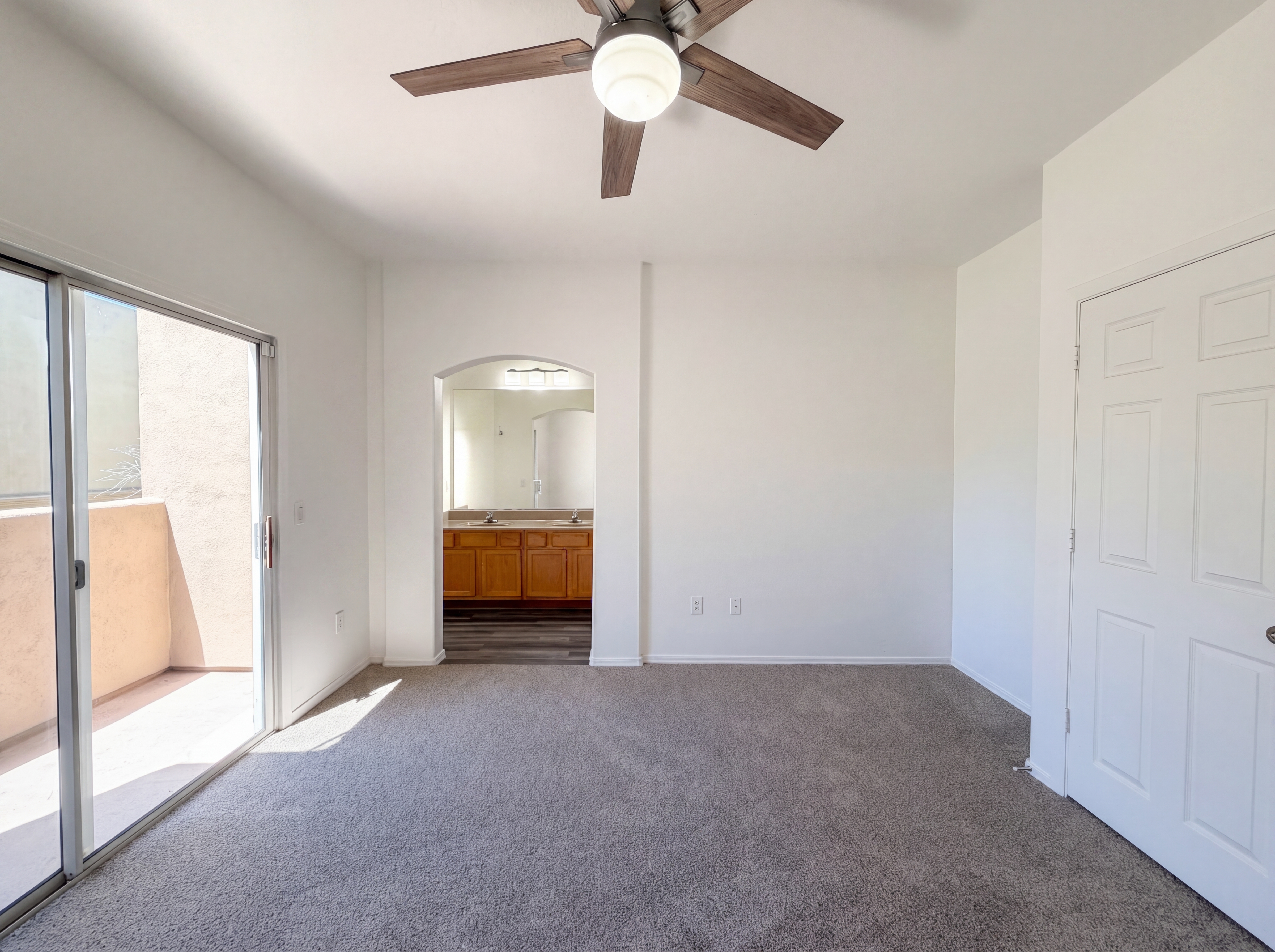 Photo 4 of 22 of 1718 W Colter St, Phoenix, AZ