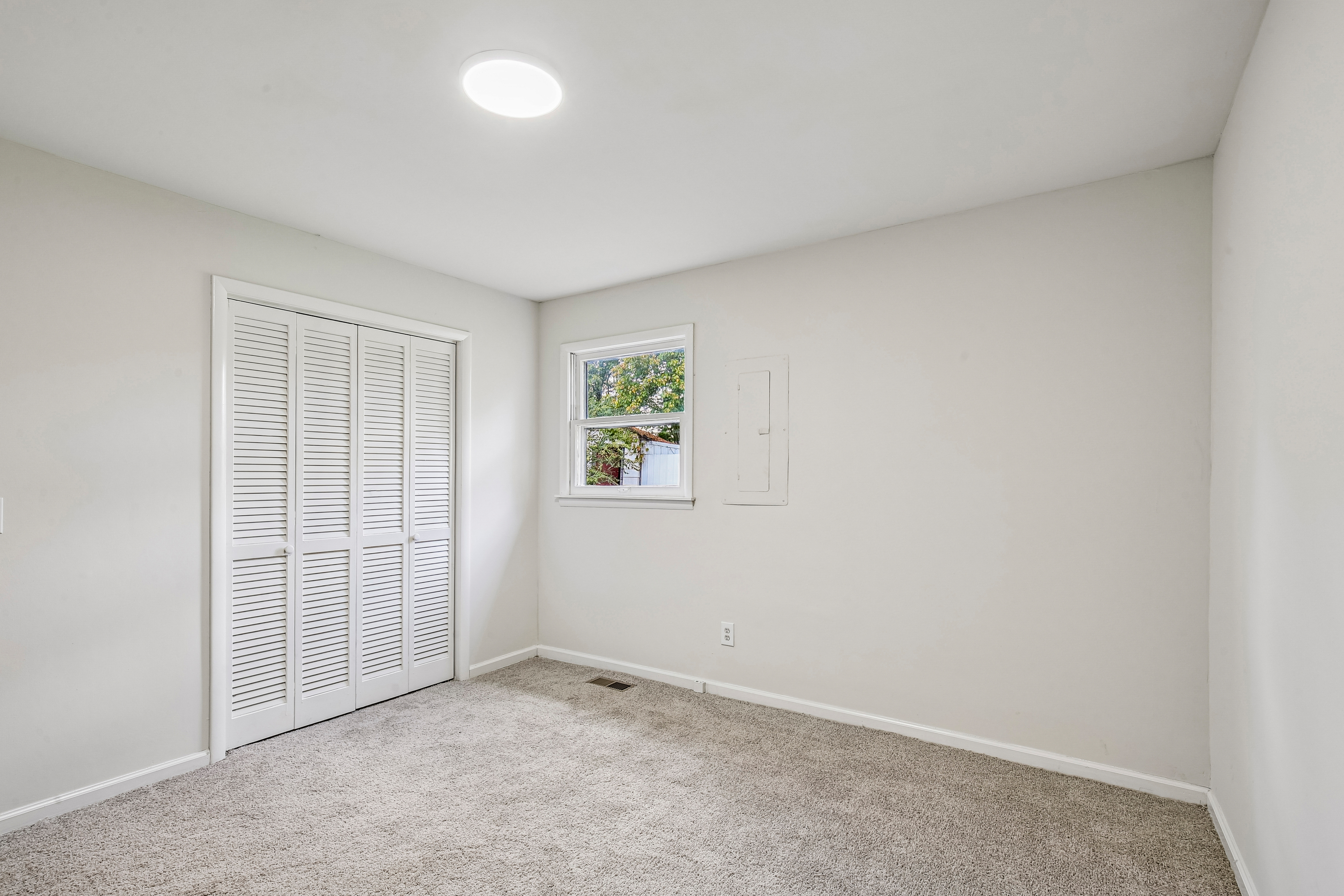 Photo 15 of 33 of 510 W Adams St, Woodbury, TN