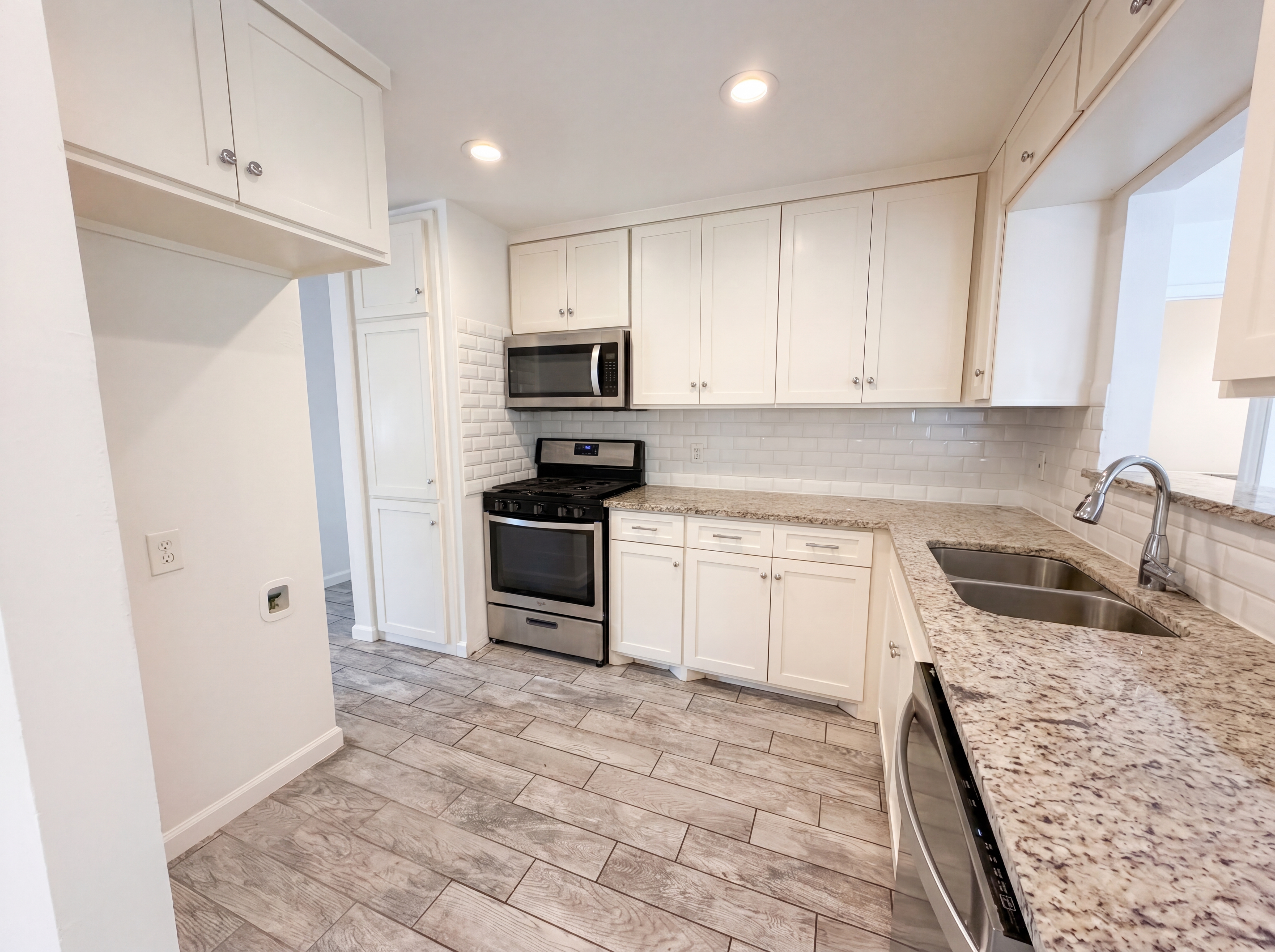 Photo 2 of 16 of 5412 Conroy St, Fort Worth, TX