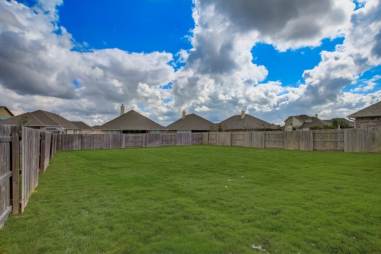 Photo 12 of 37 - 20409 Great Egret Ln, Pflugerville, TX 78660