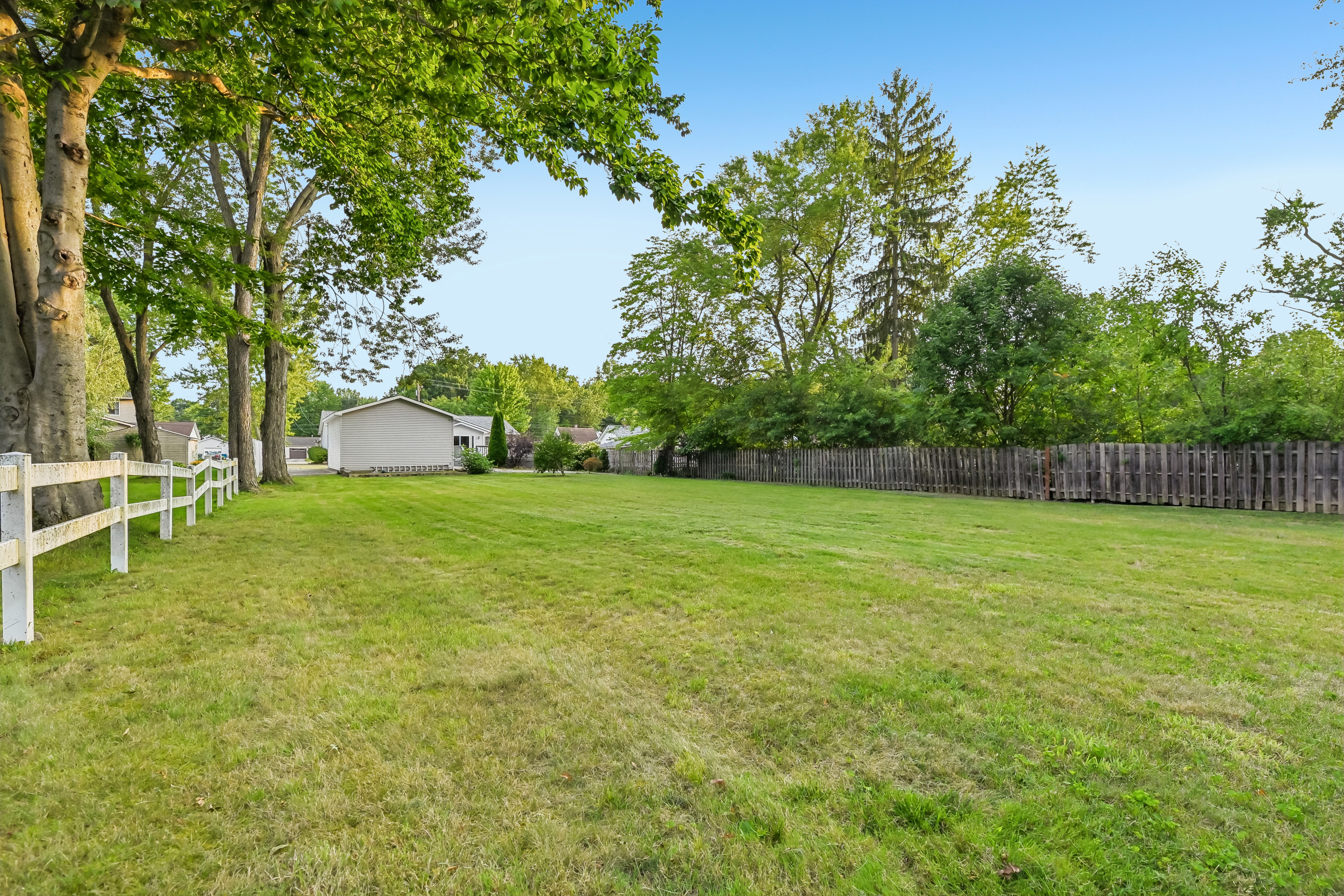 Photo 28 of 42 of 2145 Overland Ave NE, Warren, OH