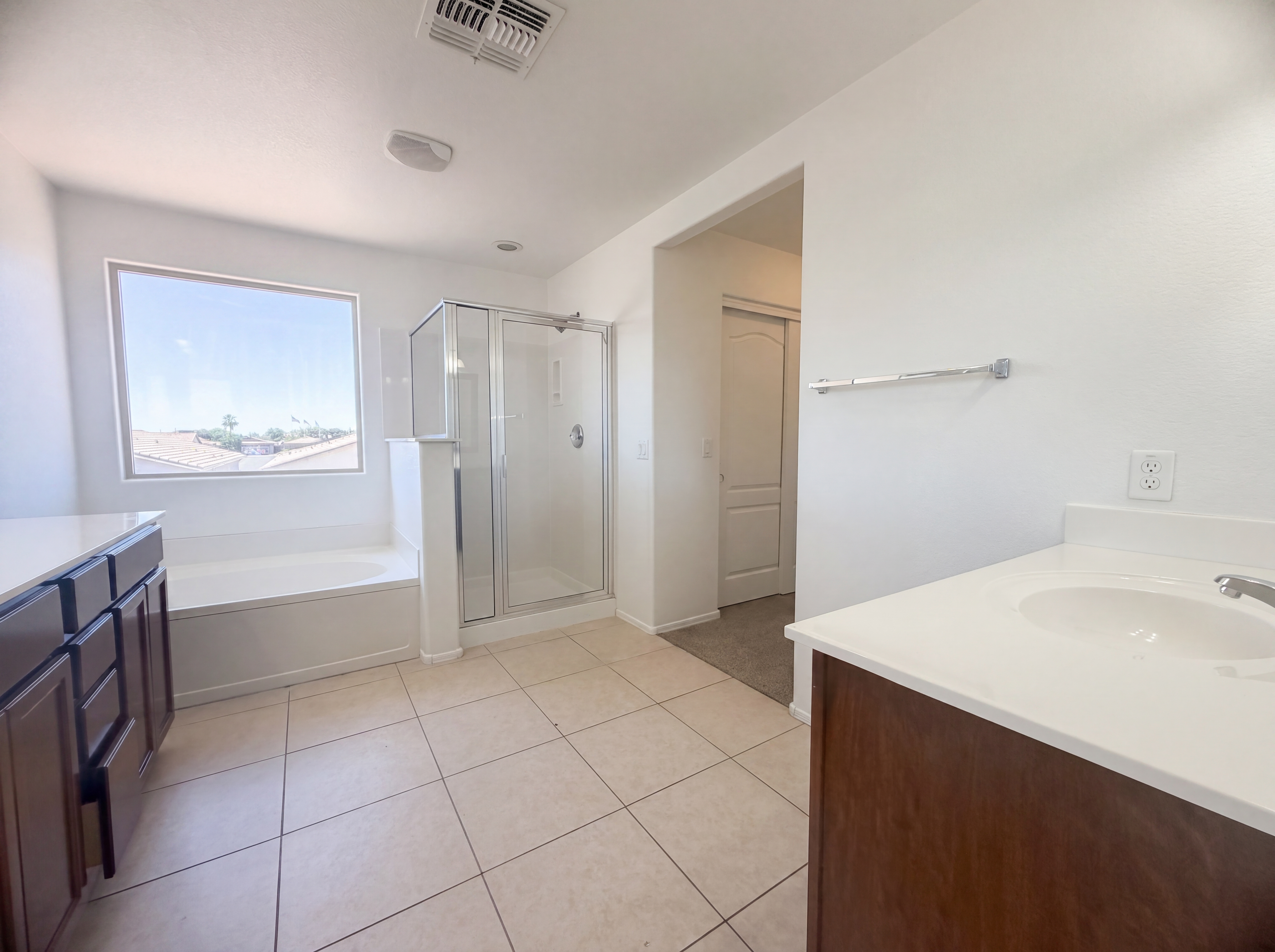 Photo 9 of 18 of 1043 E Daniella Dr, San Tan Valley, AZ