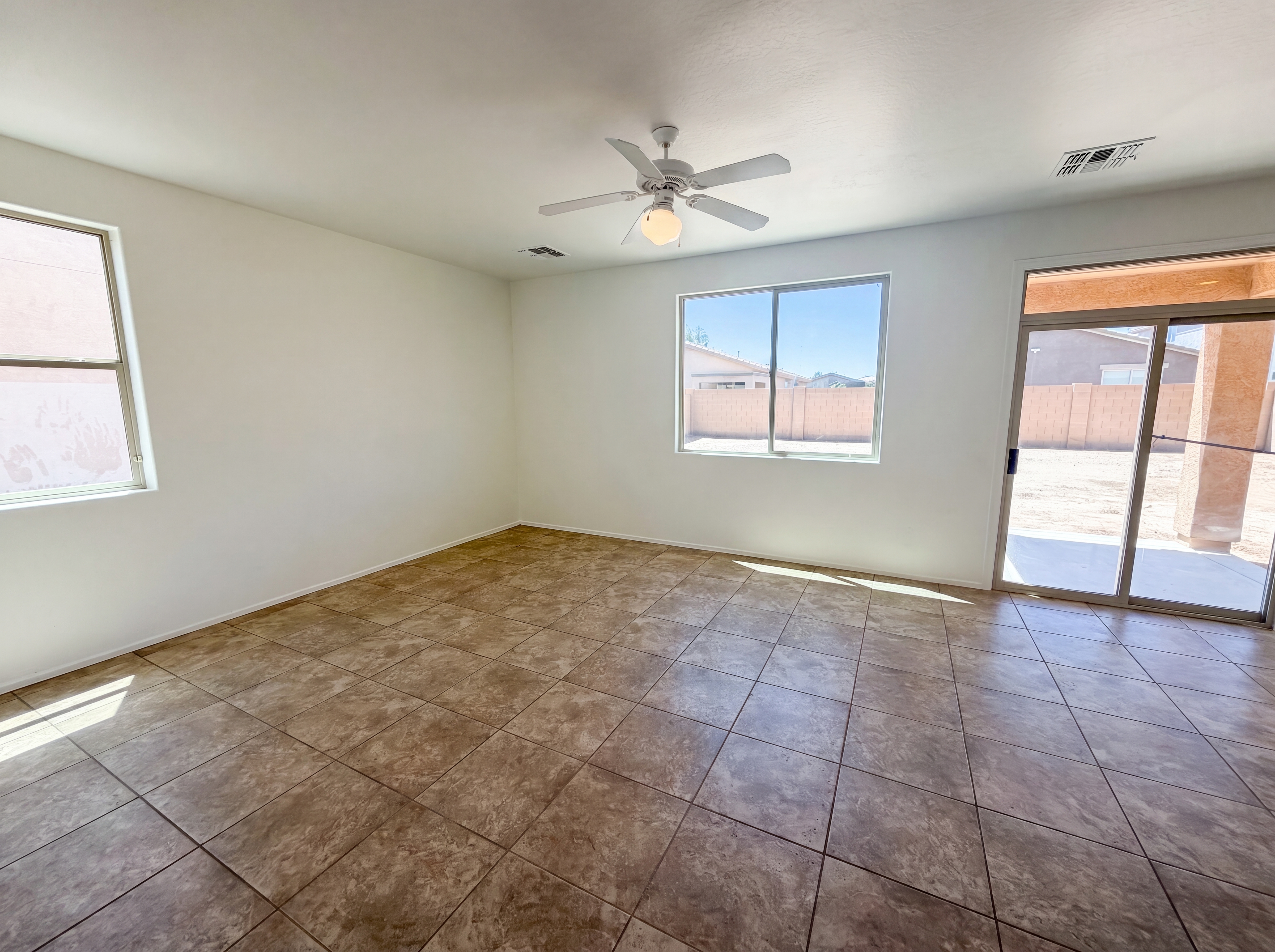 Photo 8 of 33 of 7411 W Alta Vista Rd, Laveen, AZ