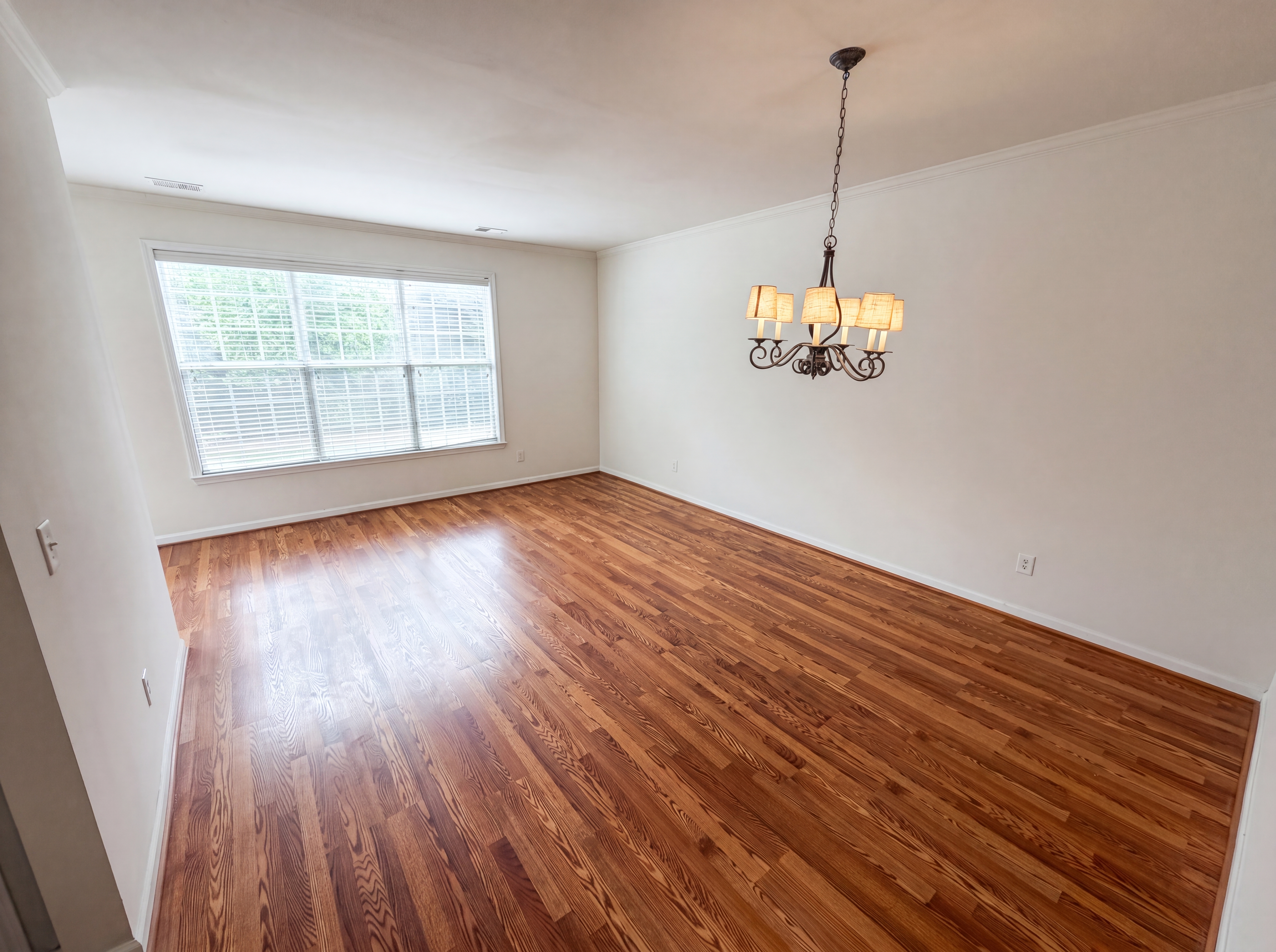 Photo 13 of 29 of 4660 Creekside Villas Way SE, Smyrna, GA