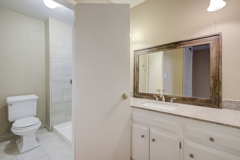 Photo 6 of 40 - 2600 Heidelberg Ct, Sacramento, CA 95826