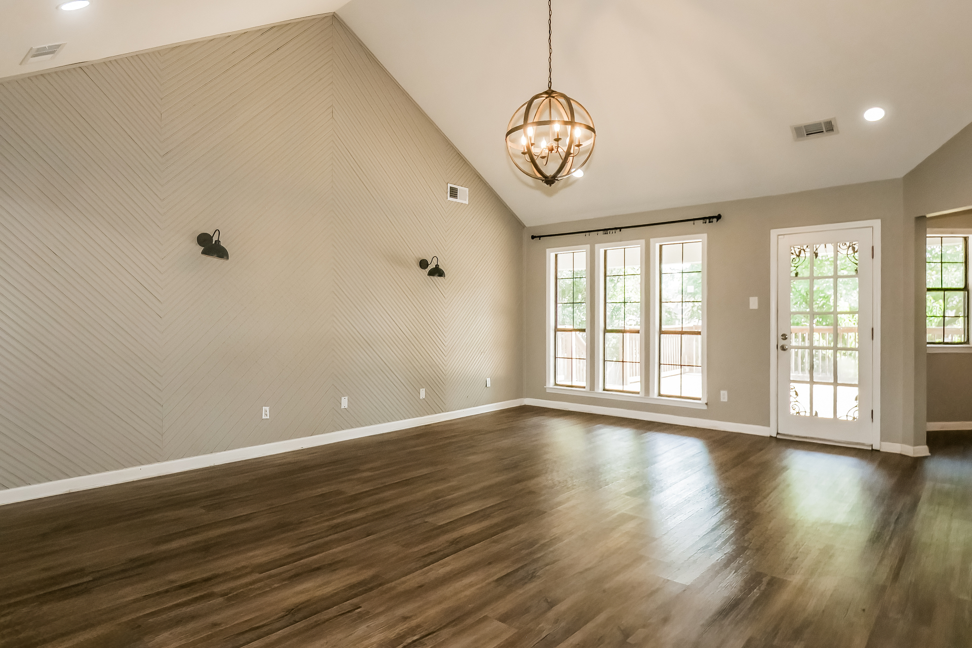 Photo 19 of 41 of 3530 Josee Ln, Bartlett, TN