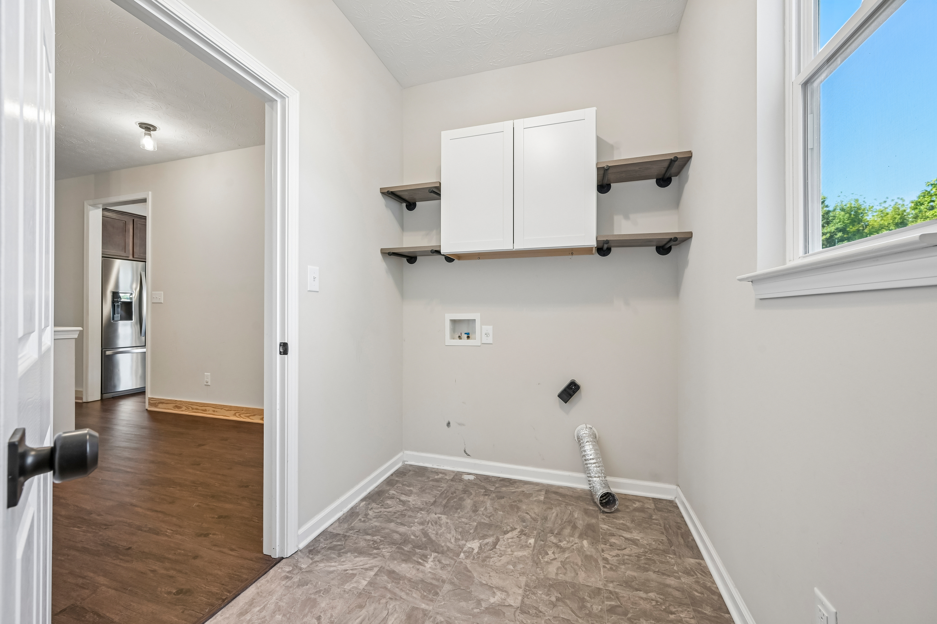 Photo 32 of 44 of 21323 Wharfdale Dr, Noblesville, IN