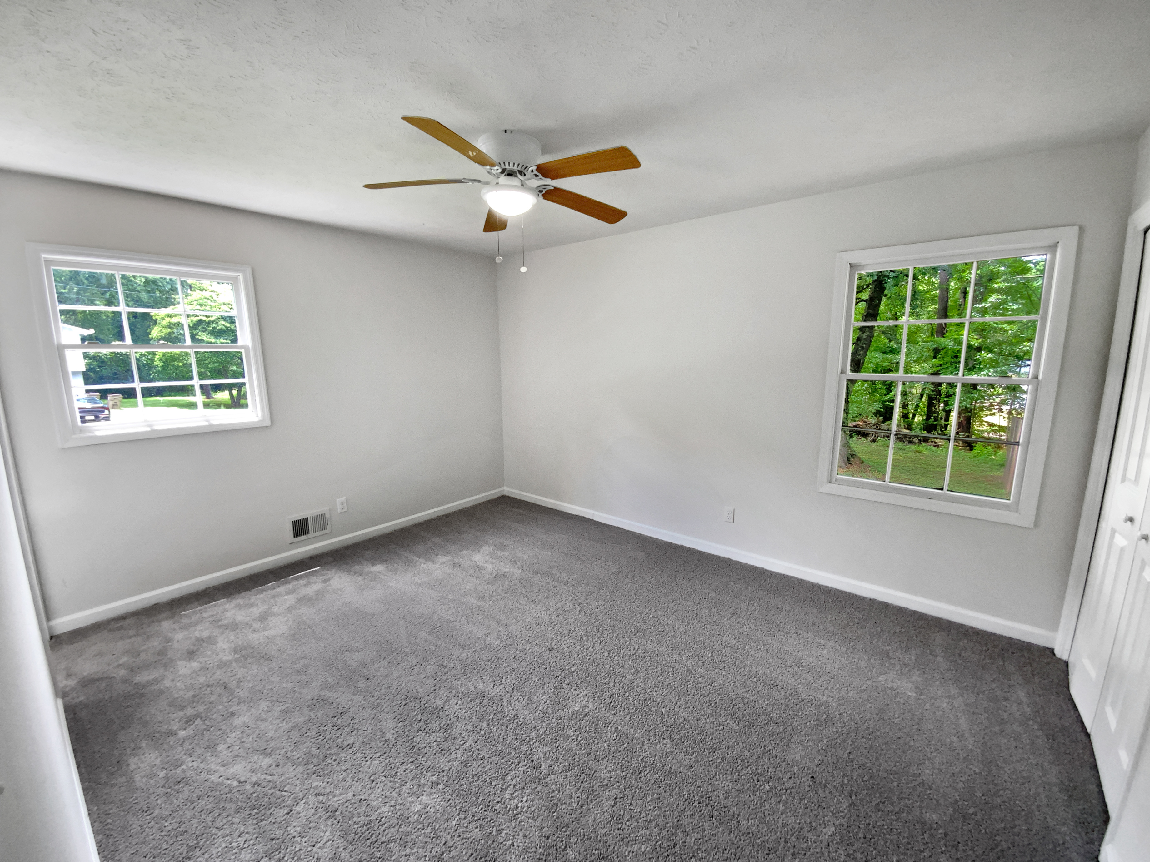 Photo 5 of 20 of 540 Stockwood Dr, Woodstock, GA