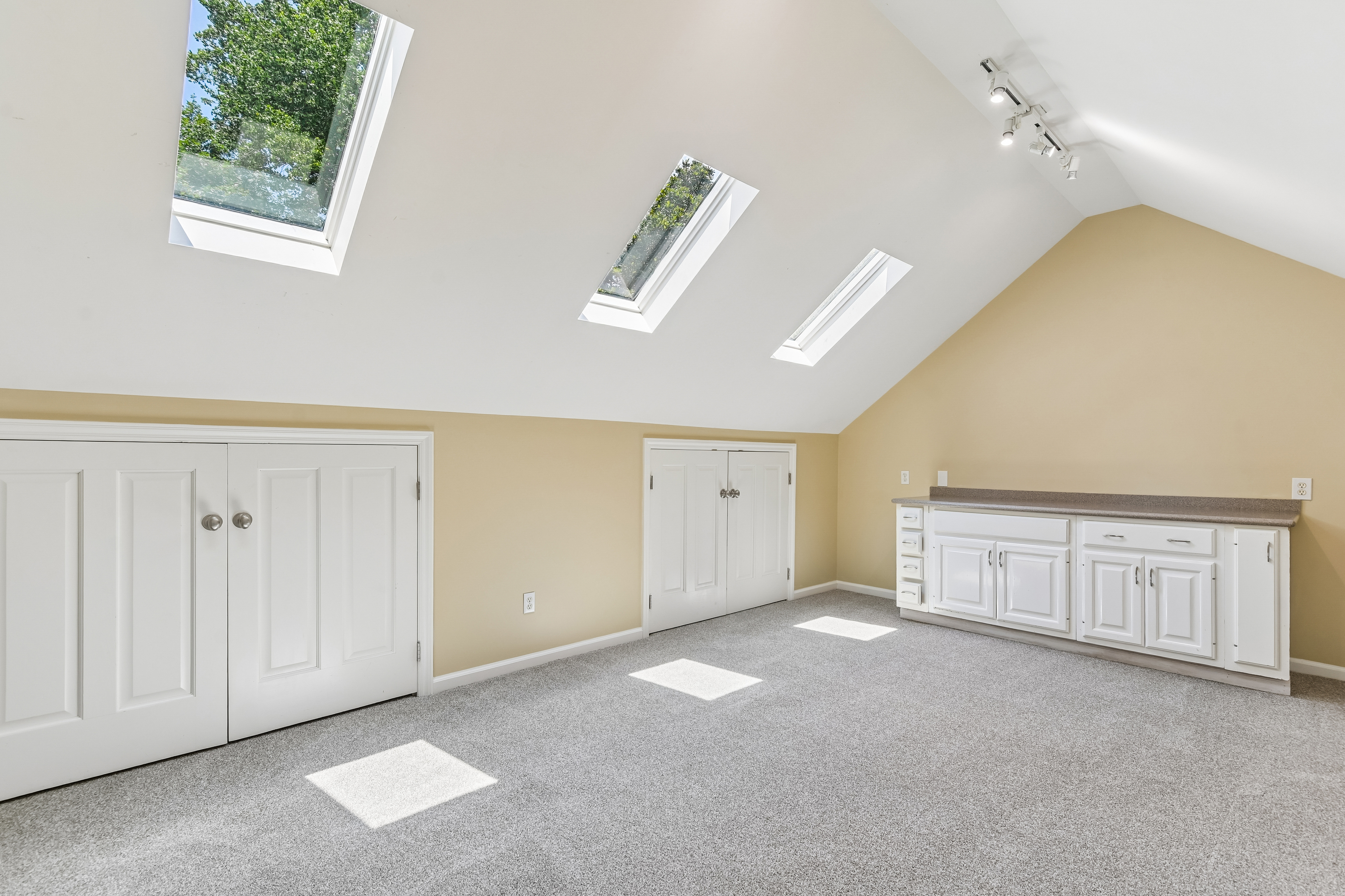Photo 52 of 87 of 3135 Spalding Dr, Atlanta, GA
