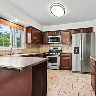 Property photo 2 of 865 Warwick Ln