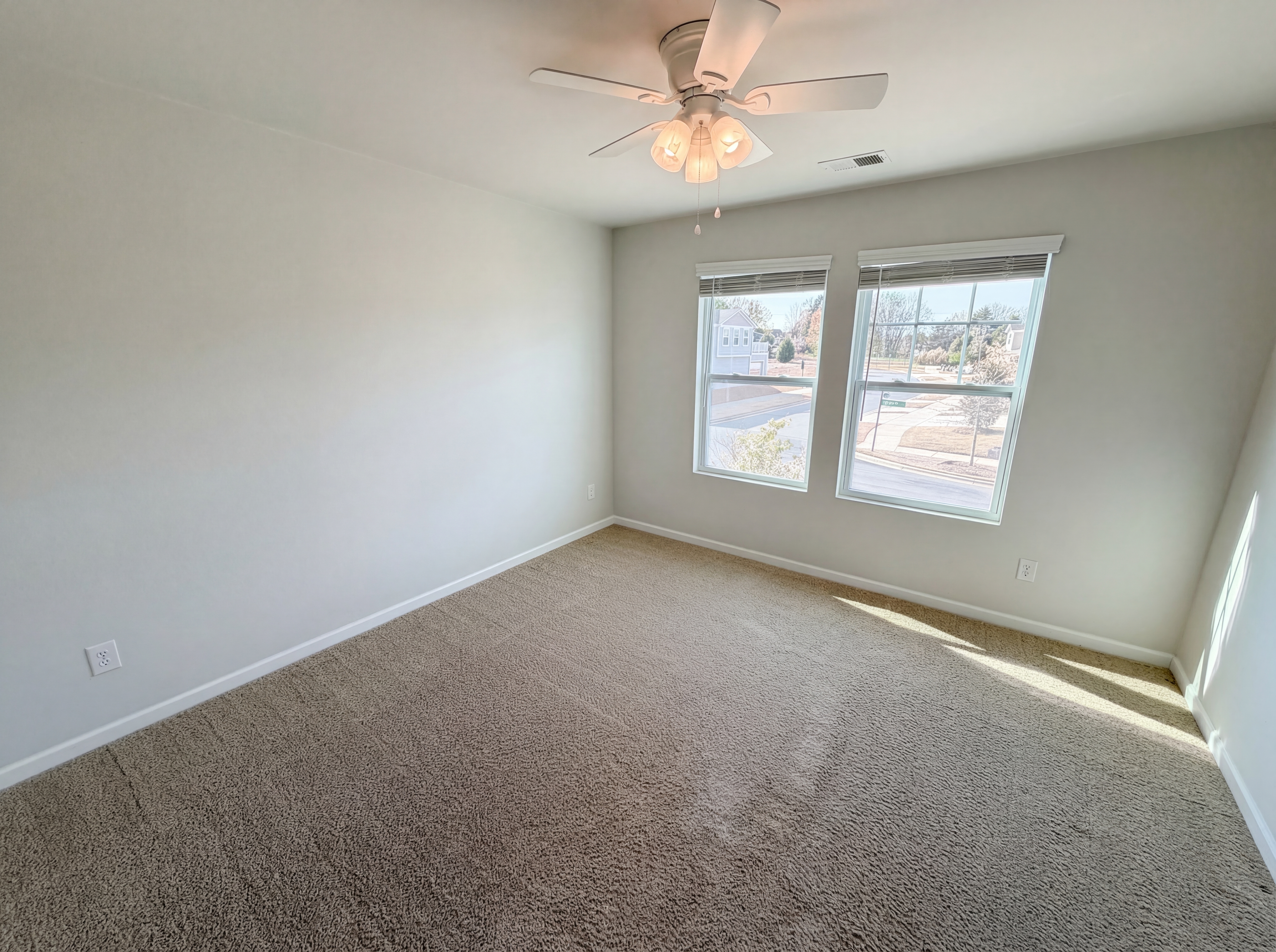 Photo 21 of 24 of 11122 Chalkbark Ln, Charlotte, NC