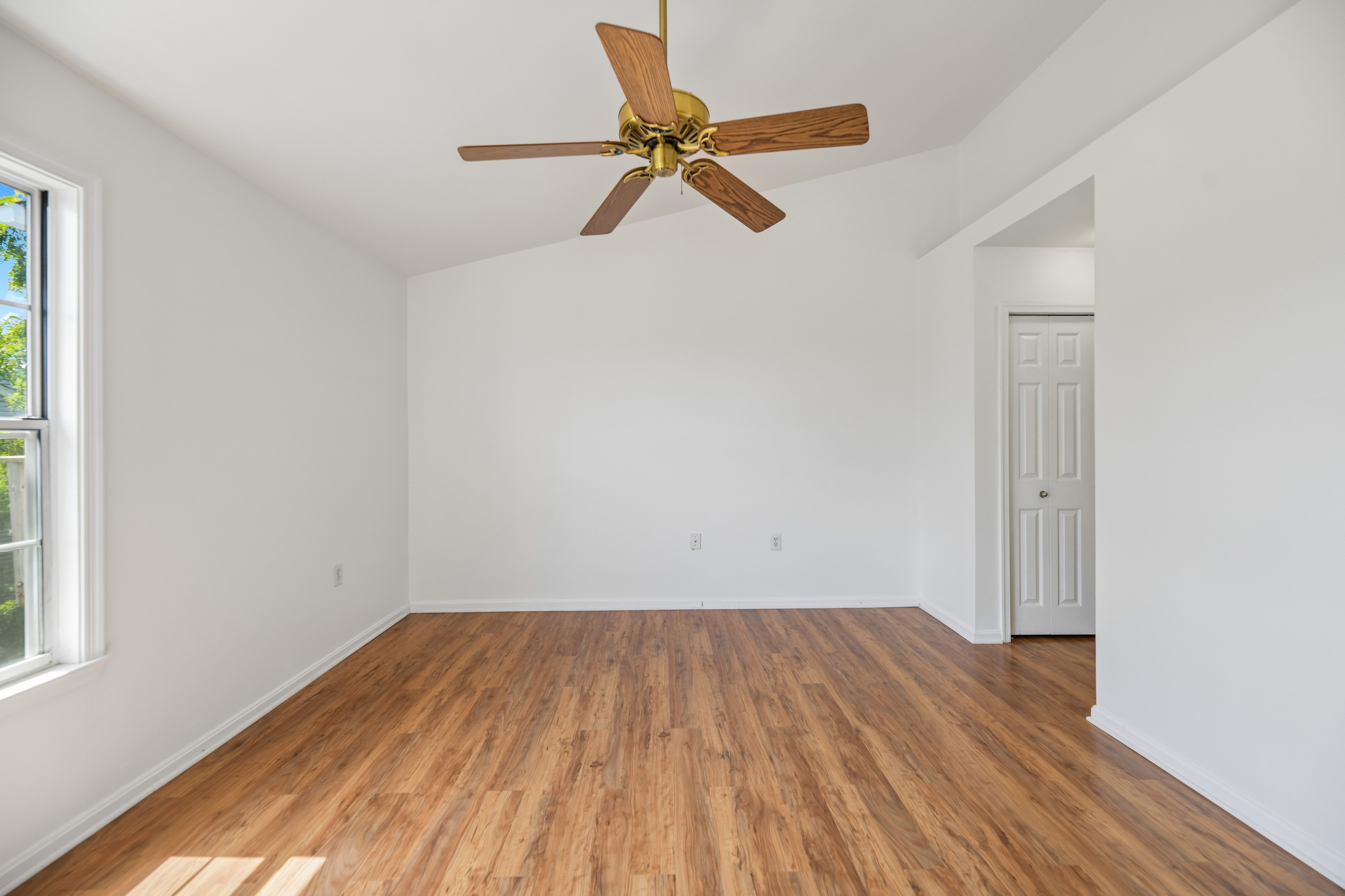 Photo 10 of 48 of 11128 Stagestone Way, Manassas, VA