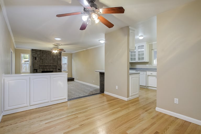 Photo 9 of 40 - 2600 Heidelberg Ct, Sacramento, CA 95826