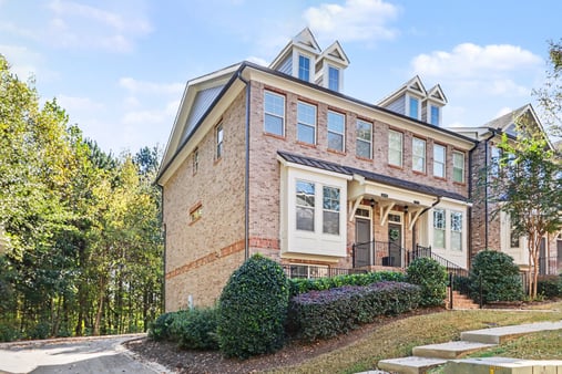 Photo 1 of 19 of 7910 Willoughby Ct, Alpharetta, GA