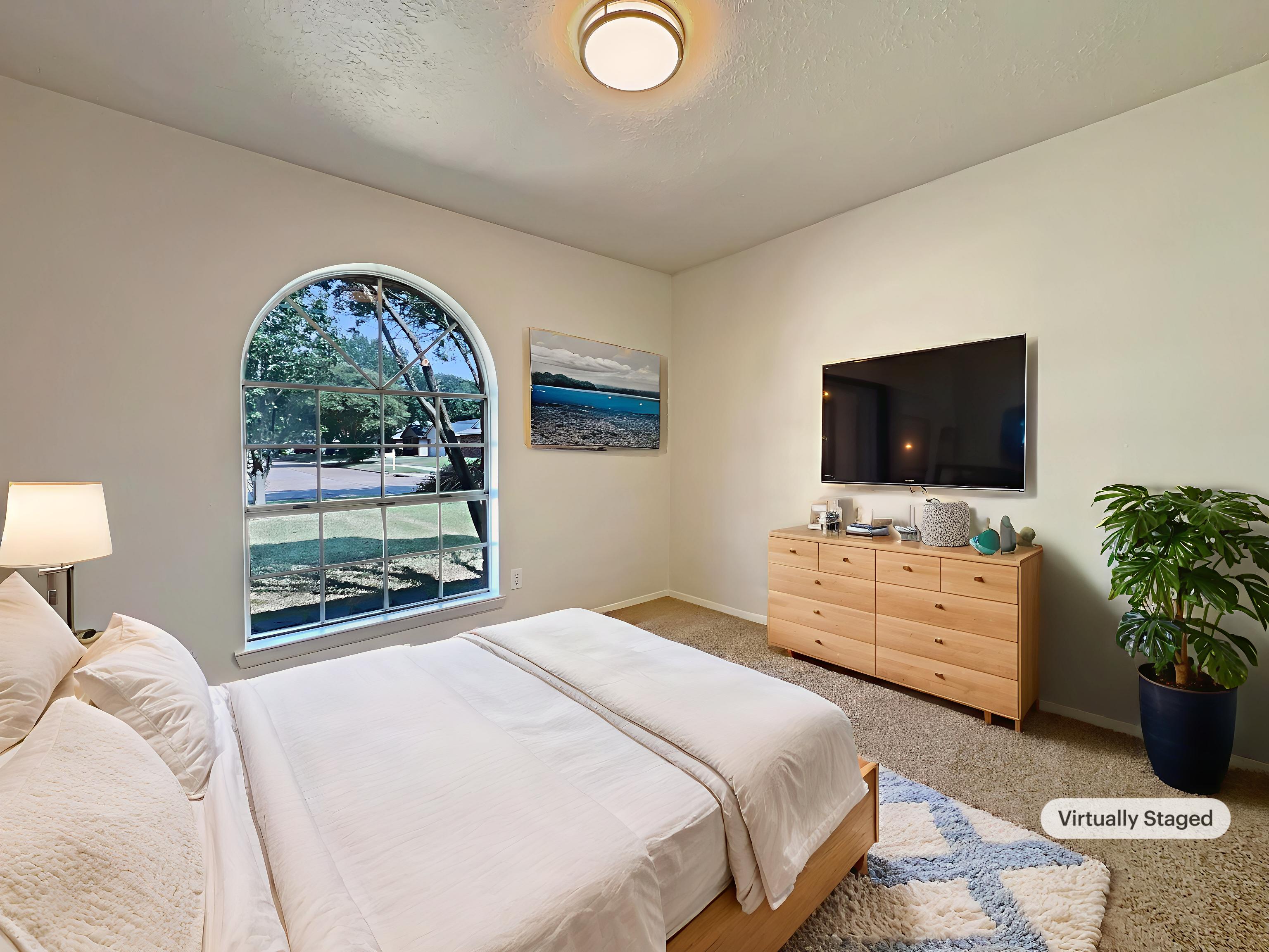 Photo 4 of 19 of 10110 Willmont Rd, La Porte, TX